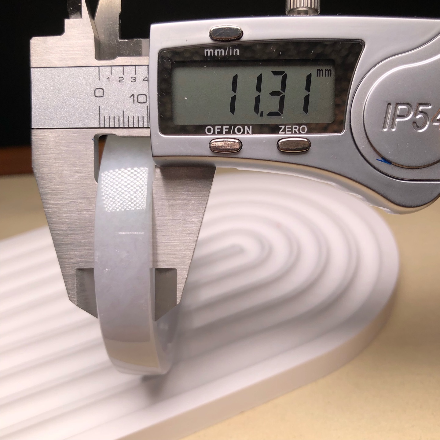 木那春彩方鐲56mm C06133