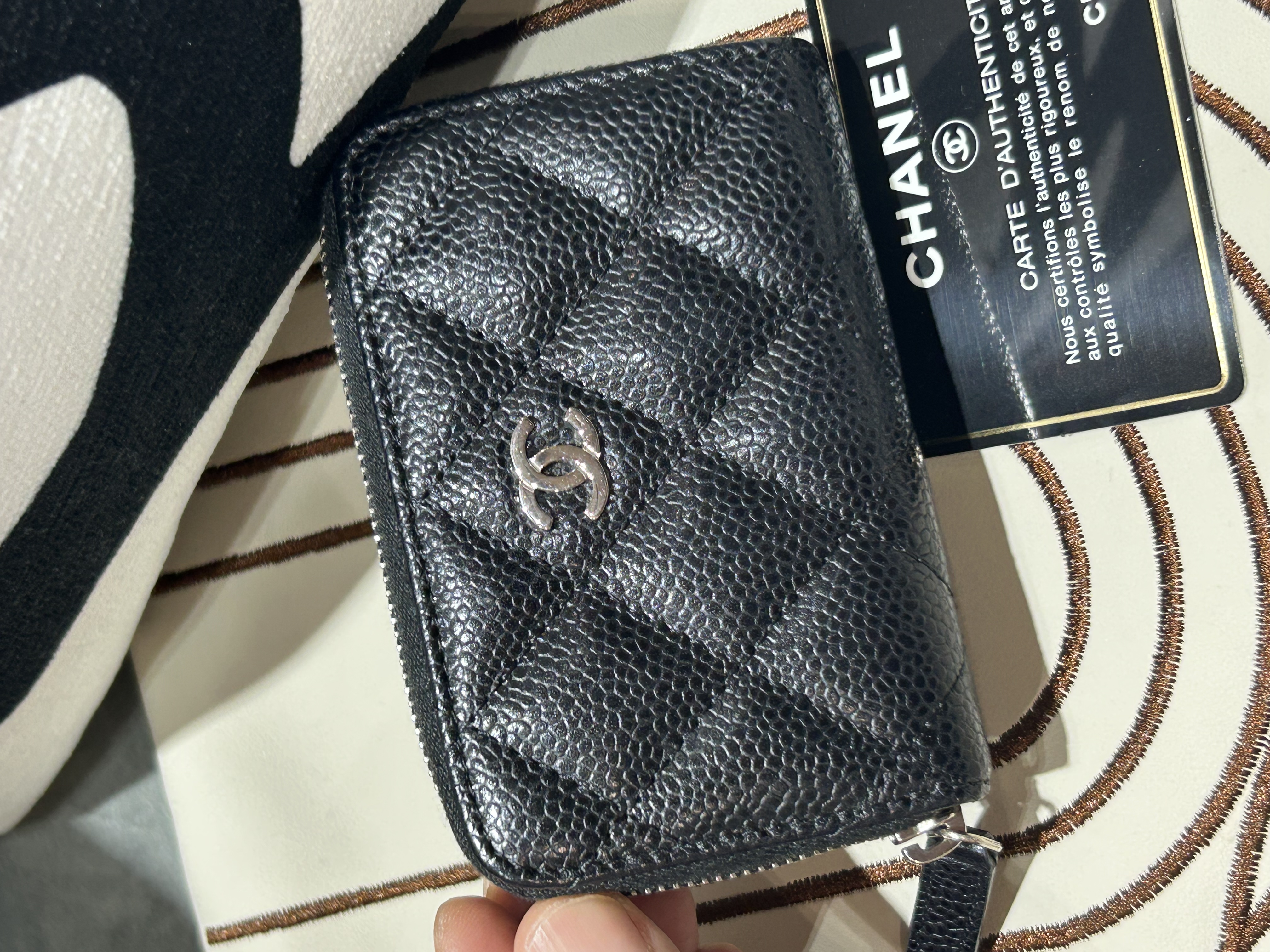 Chanel zip coin purse card holder wallet 100%Authentic, 98%New  ✅24card✅Dust bag 