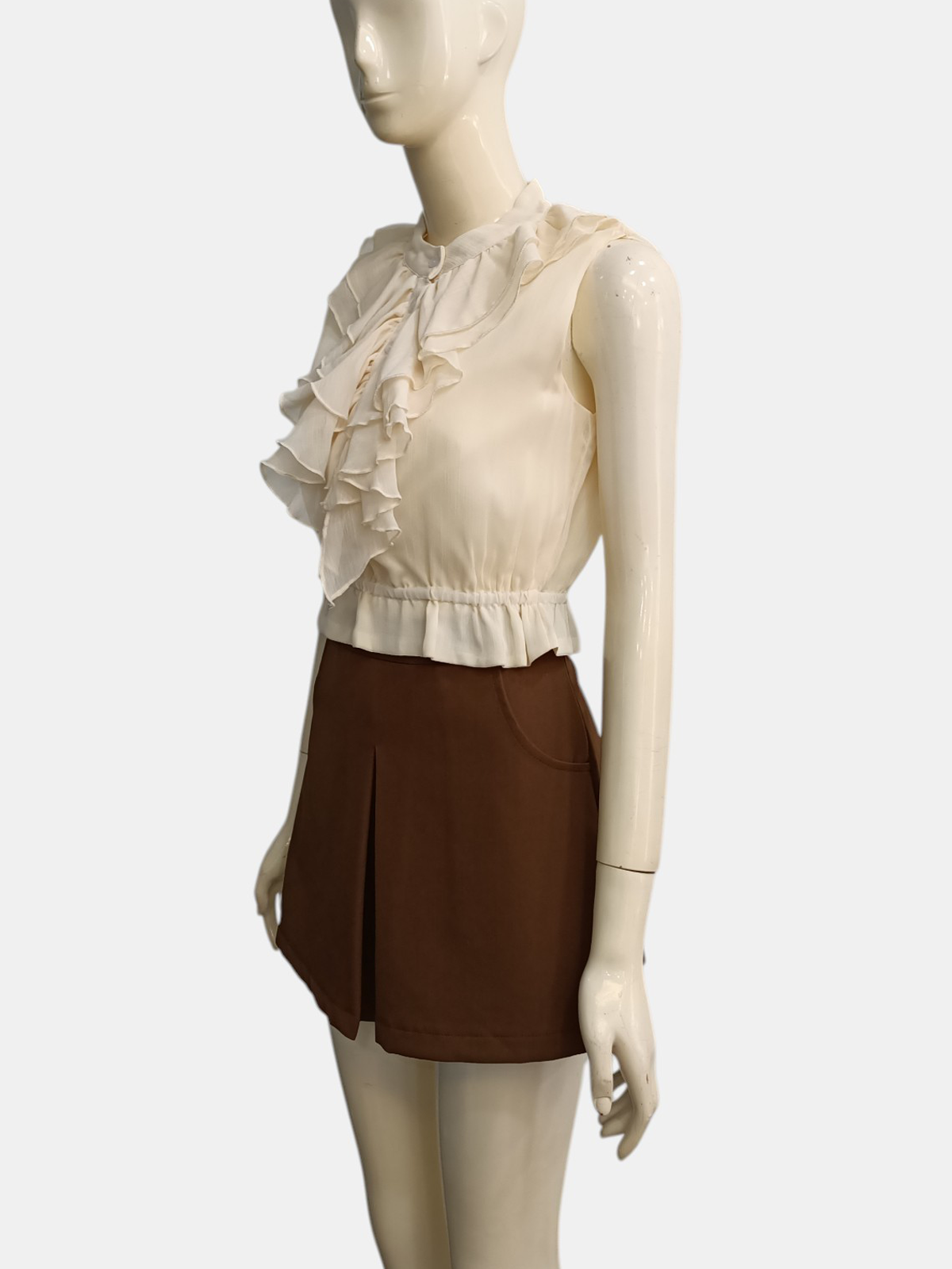 Minimal 3D Ruffle Top M224