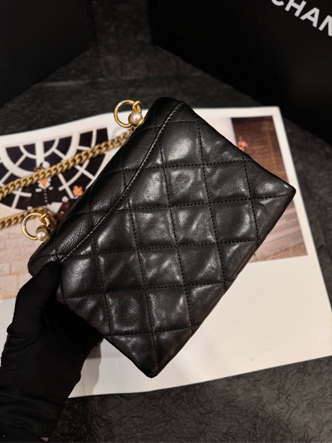 【預訂貨品】Chanel 珍珠金扣方胖子