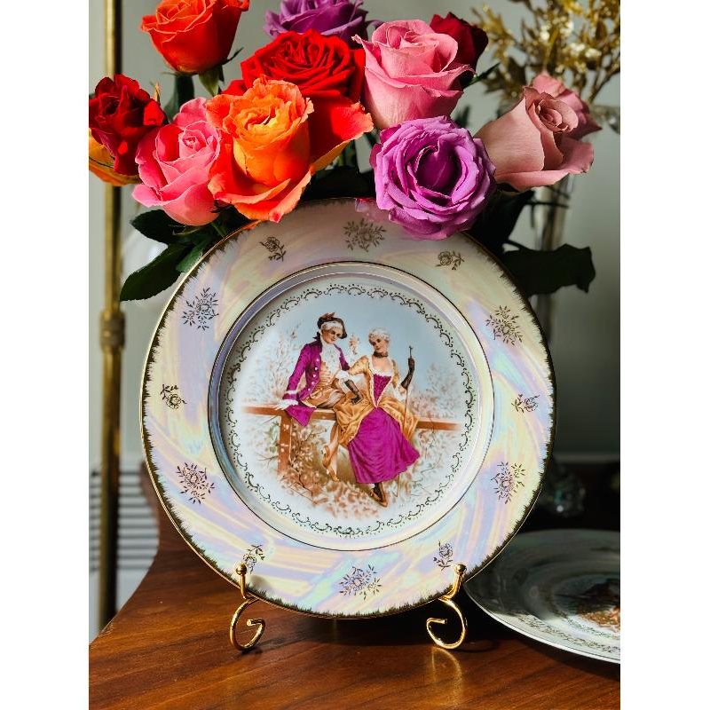 Vintage C.a.1970s Made in Japan Exported to Montreal Romantic Couple Iridescent Coating Plates 24 & 27cm(MT1946)