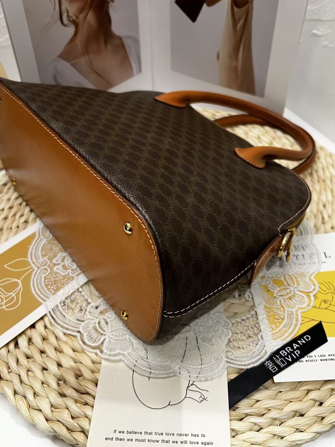 Celine Vintage Macadam Canvas Bolide Bag（揹帶款）