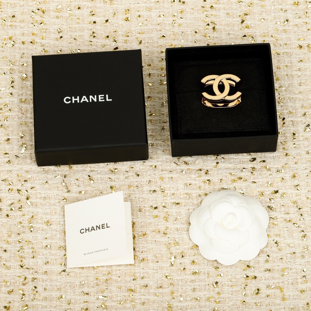 【原單】CHANEL Scarf Ring 鏤空CC絲巾扣 連禮盒
