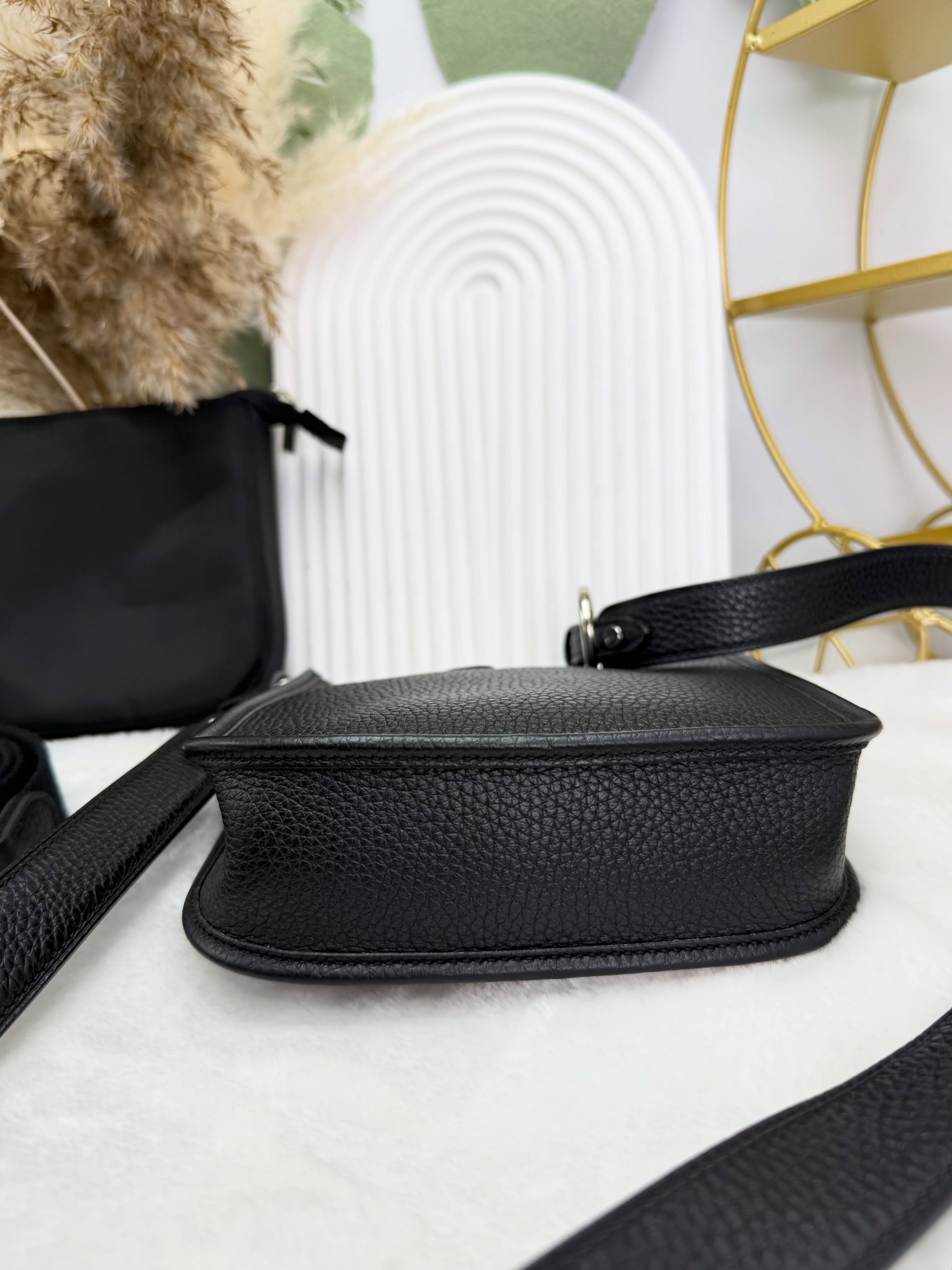 Hermes👜 PRE OWNED 🛍️黑色mini e 全套 有後配肩帶+內袋 🖤