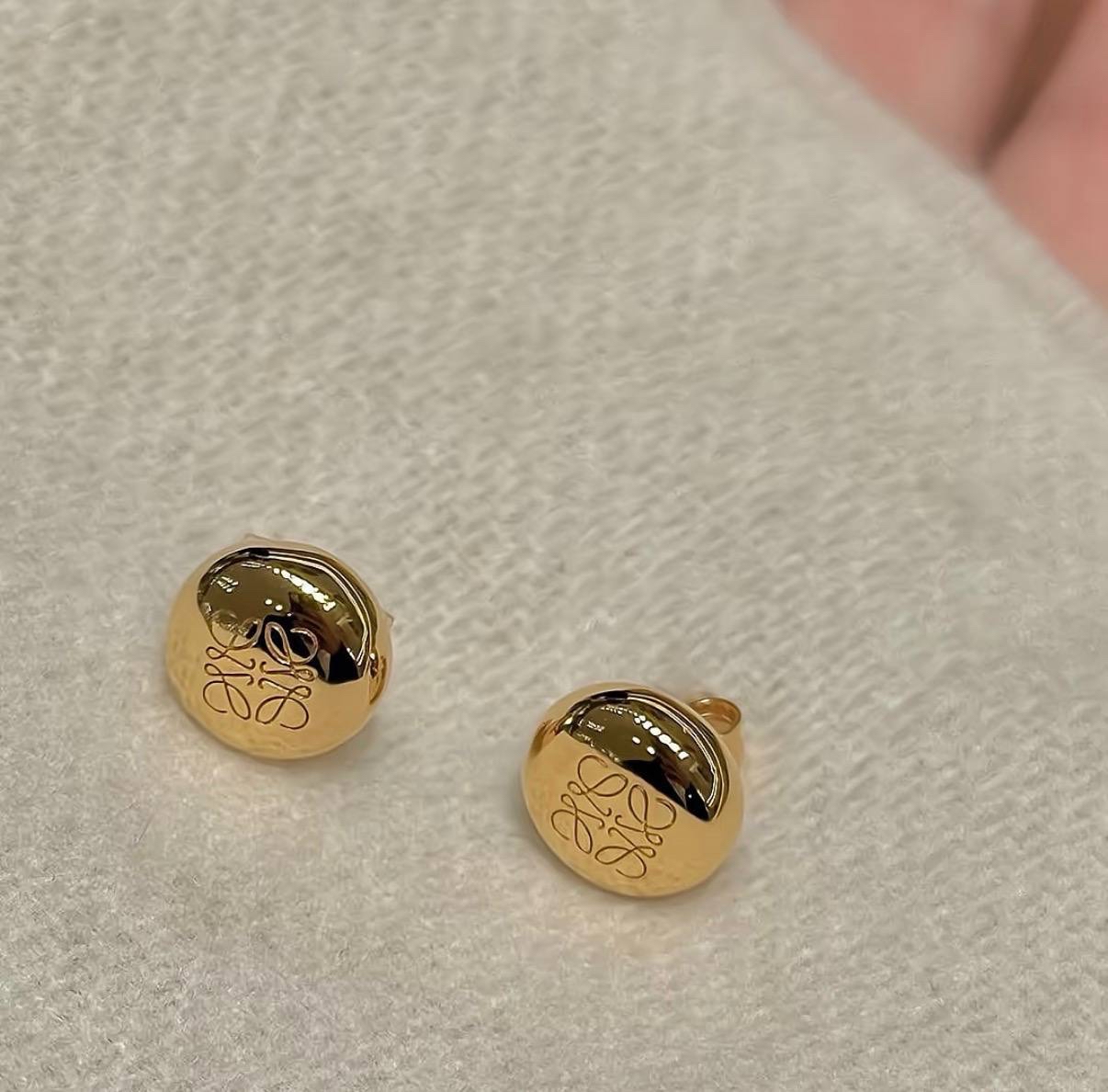 限時優惠✨訂貨📮LOEWE pebble 耳環 