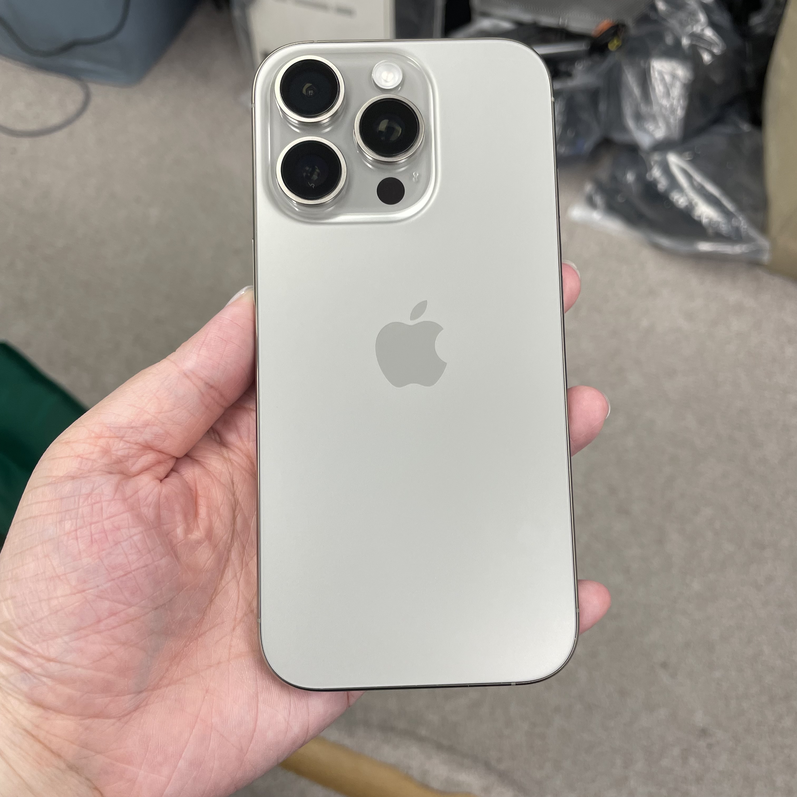 *6676 16 Pro 完美機 256GB 電100 原色 gray