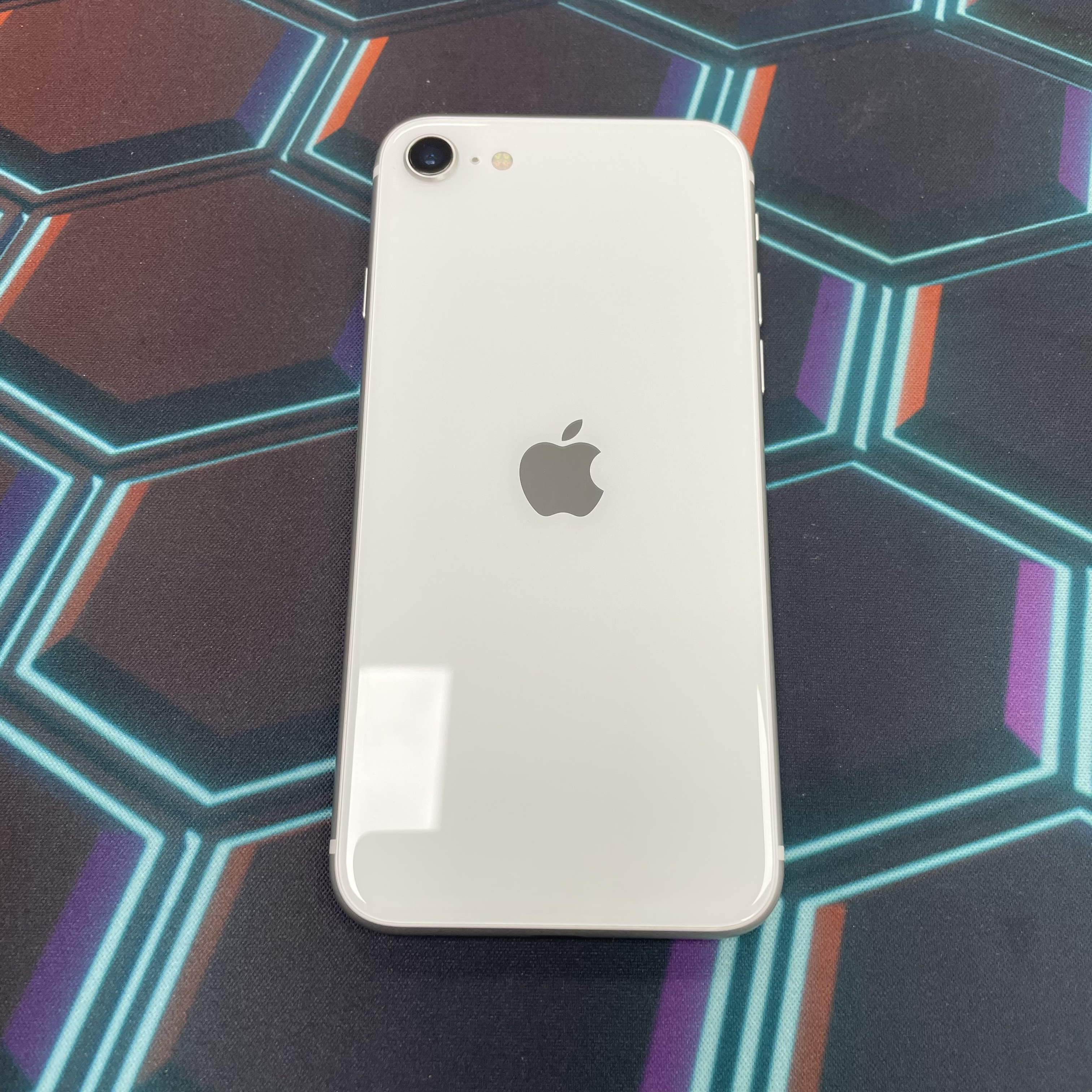 *7060 SE 2 超靚機 128GB 電91 白色 white