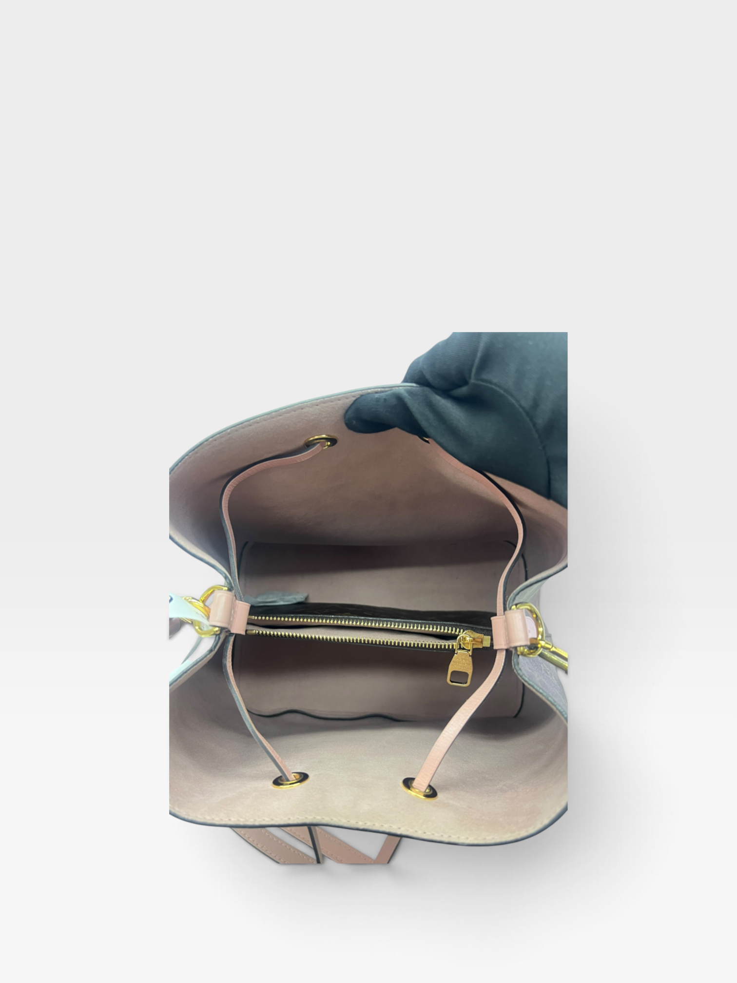 Pre-Owned LV Bucket Bag / Product Code: 090306