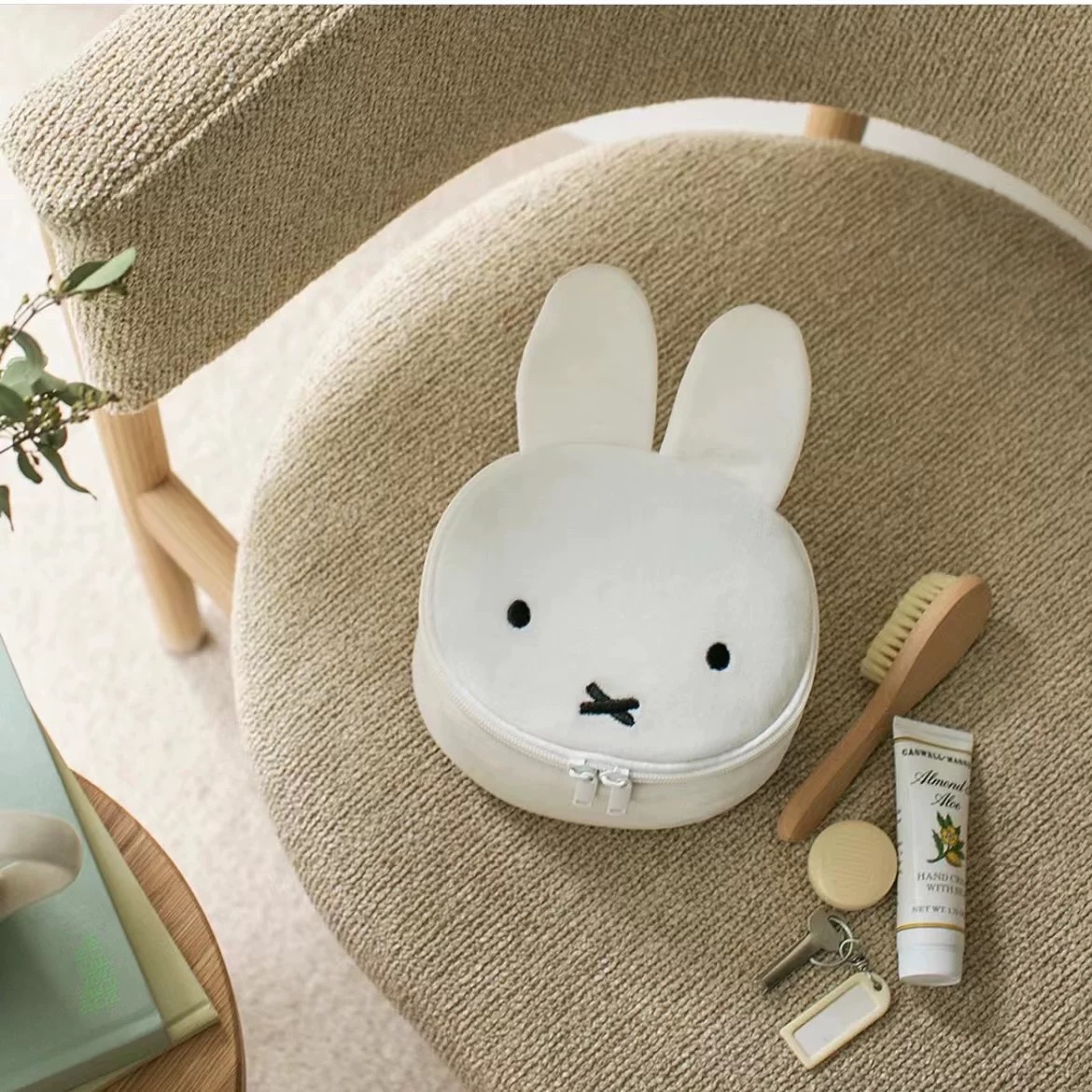 [日本直送] Miffy, Boris手提化妝/飾物毛毛袋 (不連雜誌)