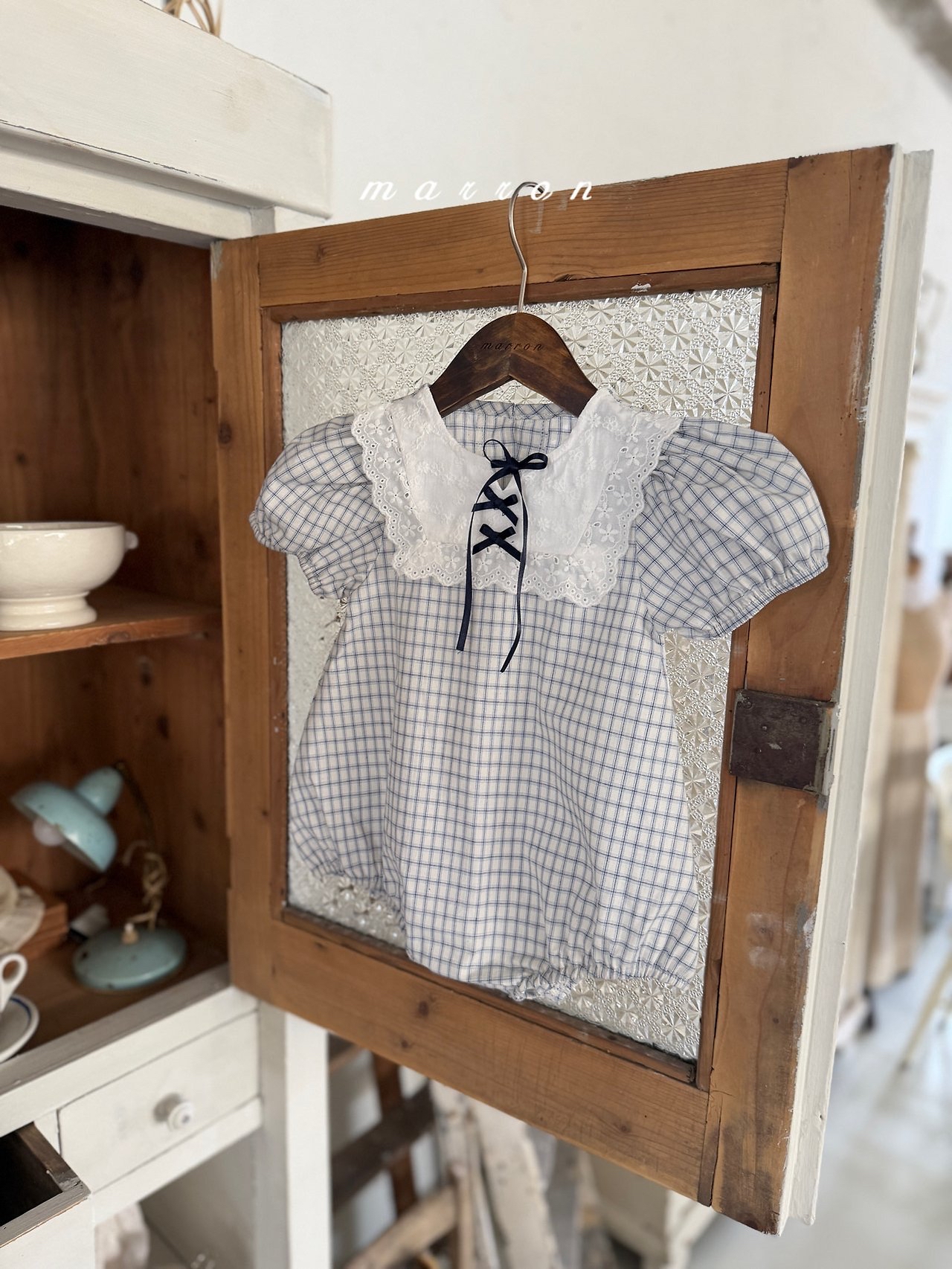 ☀️預訂 韓國直送☀️🇰🇷Marron兩色絲帶蕾絲領格紋泡泡袖包屁衣