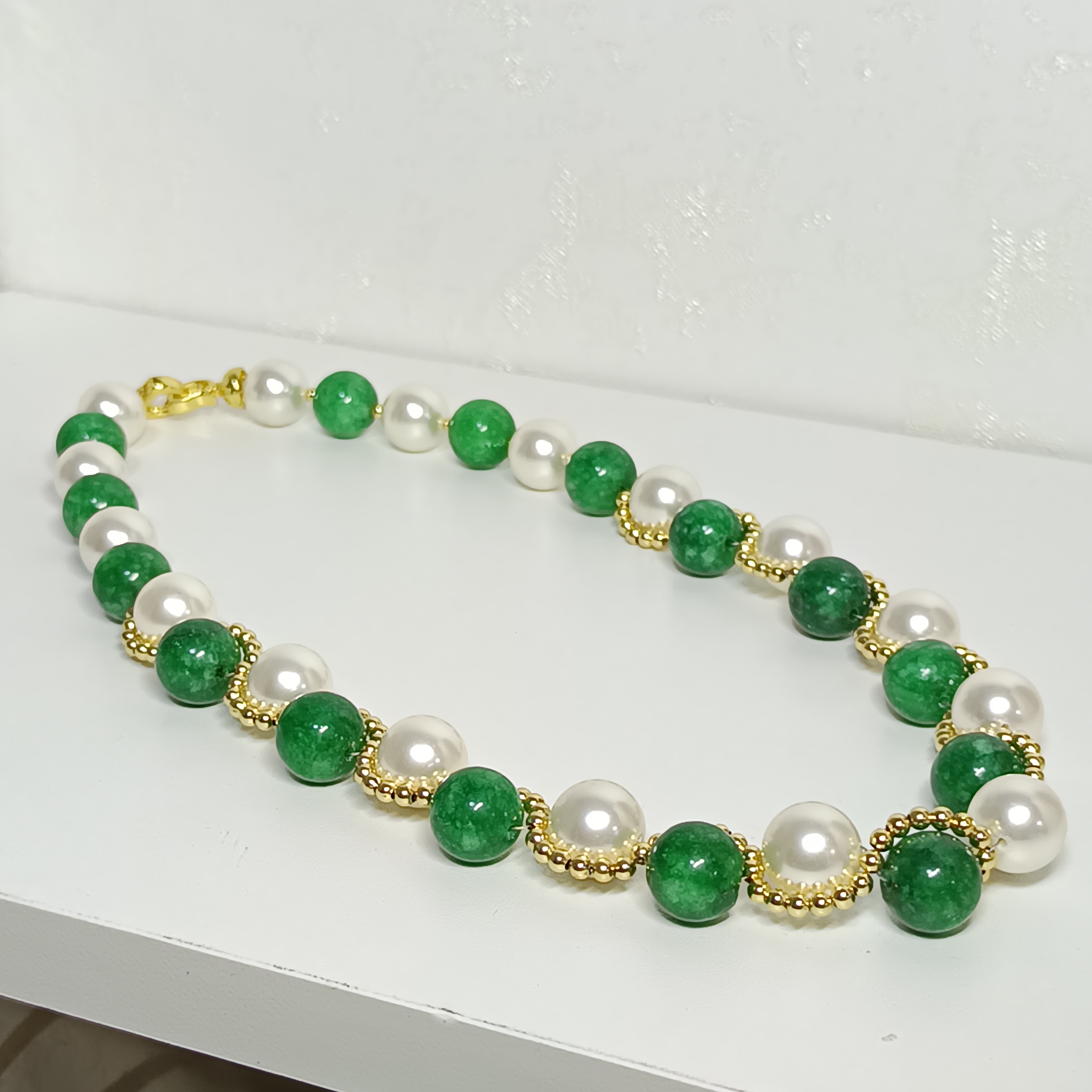貝殼制珍珠+碧綠石英岩珠手工編織項鍊