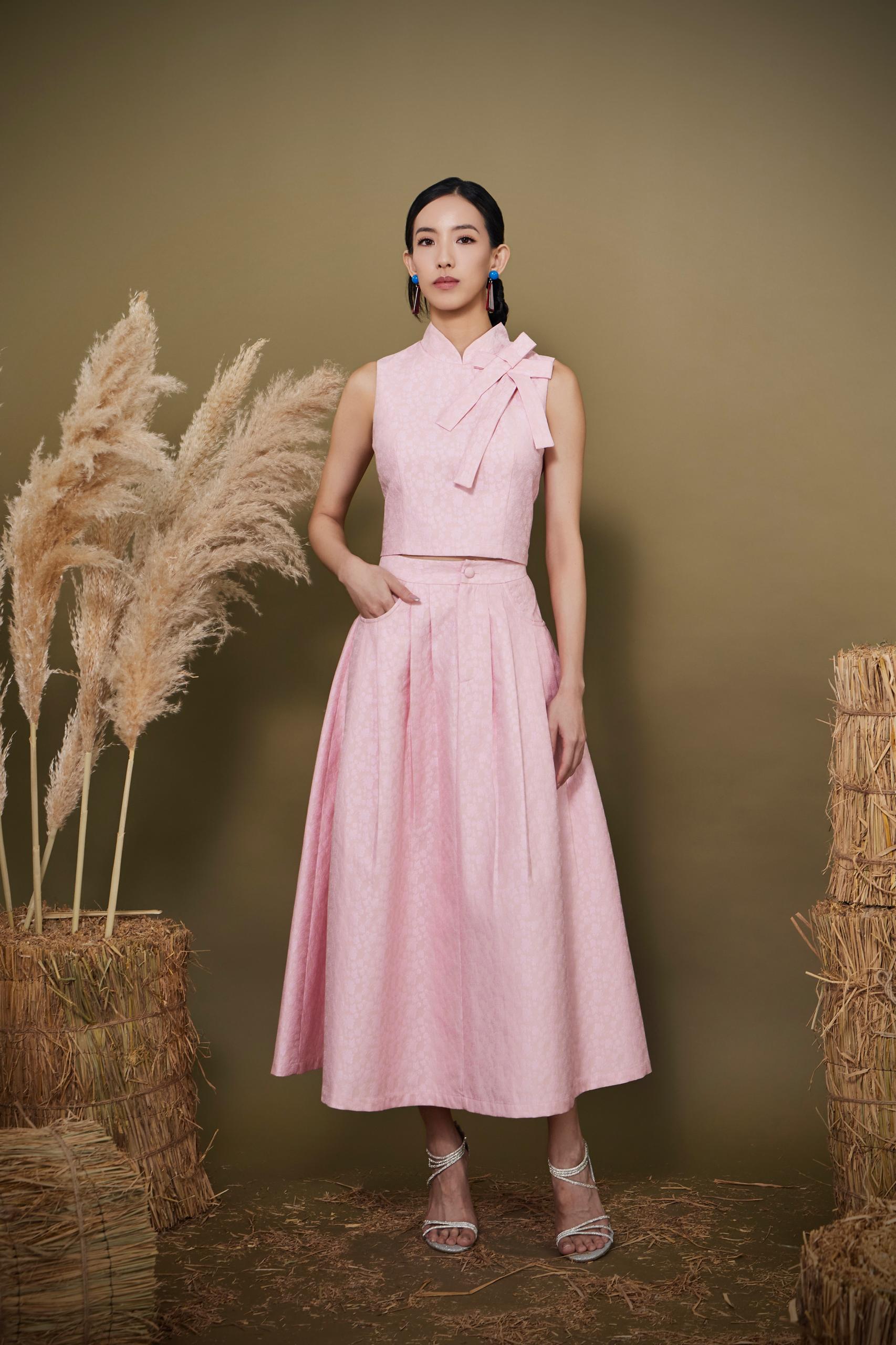 CB2785 EN TONG MINIMALIST BOW ORIENTAL CROP TOP
