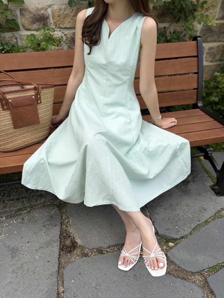 Daphne Flare Dress (Mint)