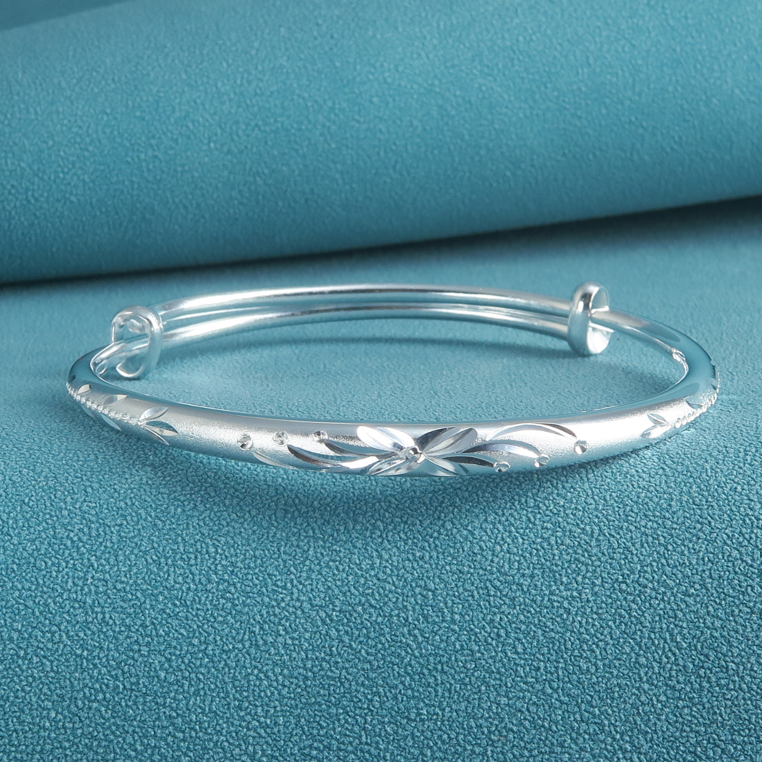 NO.ZH270   999純銀手鐲    19.8g   $1980    24.8g   $2480