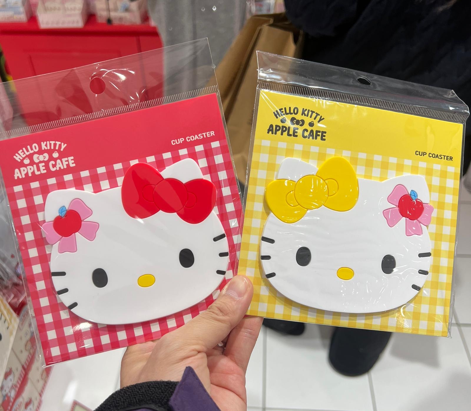 Hello Kitty Apple Cafe 杯墊