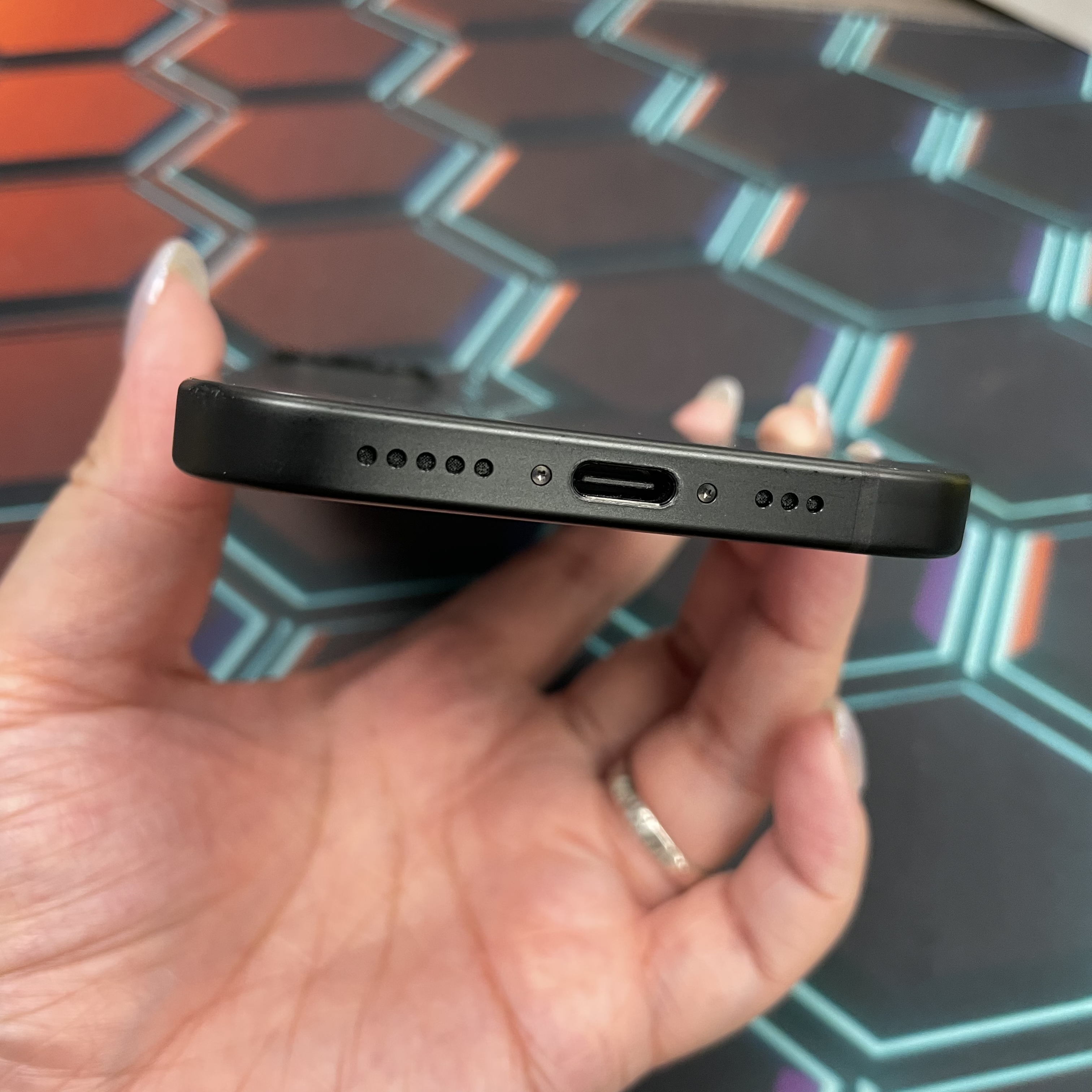 *6948 15 勁靚機 256GB 電94 黑色 black