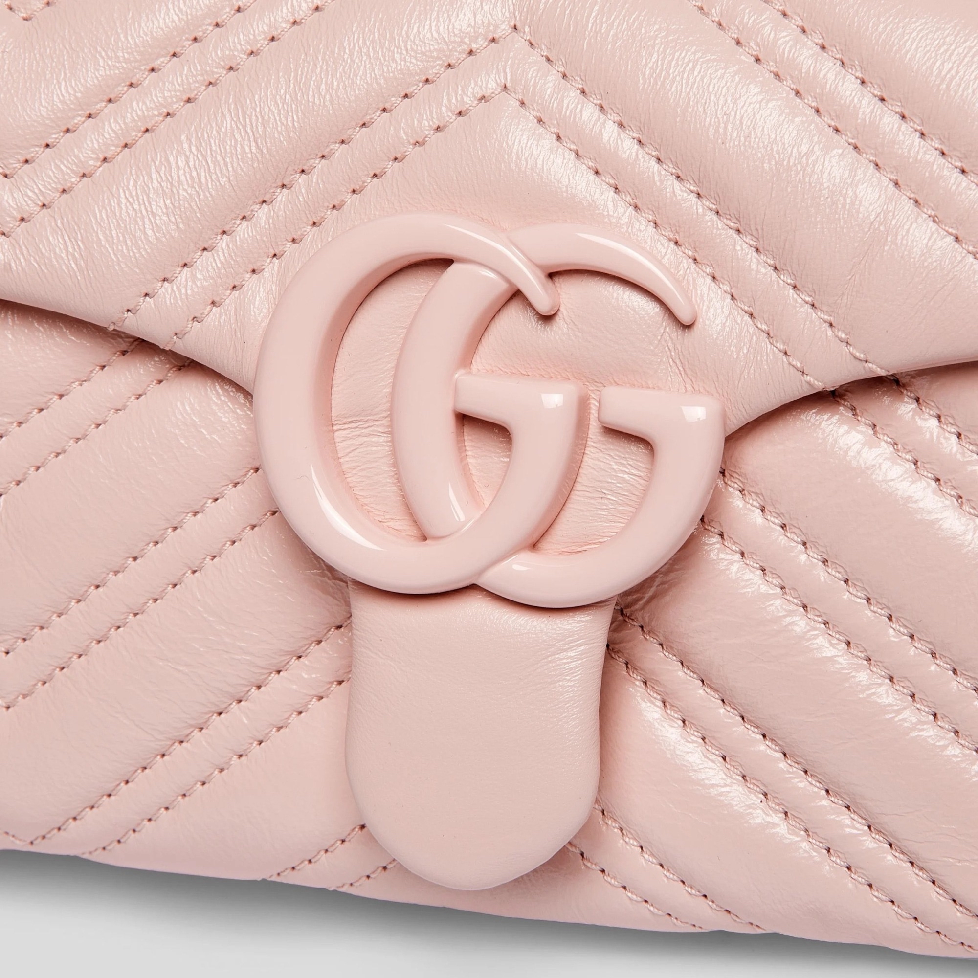 Gucci 女士 GG Marmont 迷你单肩包均码码MINI、20cm*6.35cm*12cm 