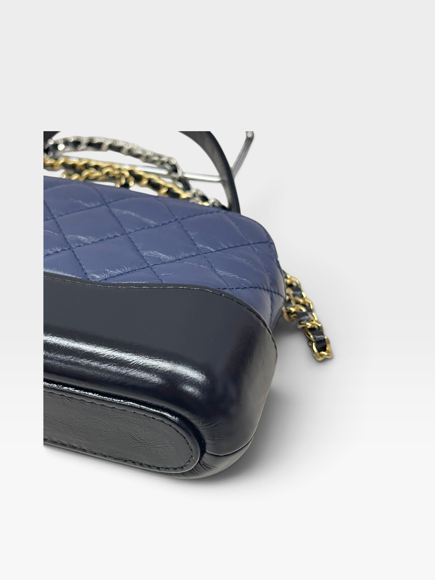 Pre-Owned CHANEL Mini Hobo Bag / Product Code: 090301