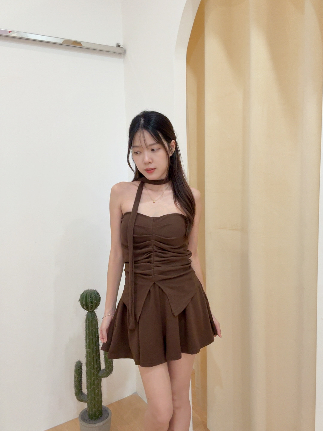 飘带褶皱显瘦抹胸背心上衣+半身伞裤两件套R2806