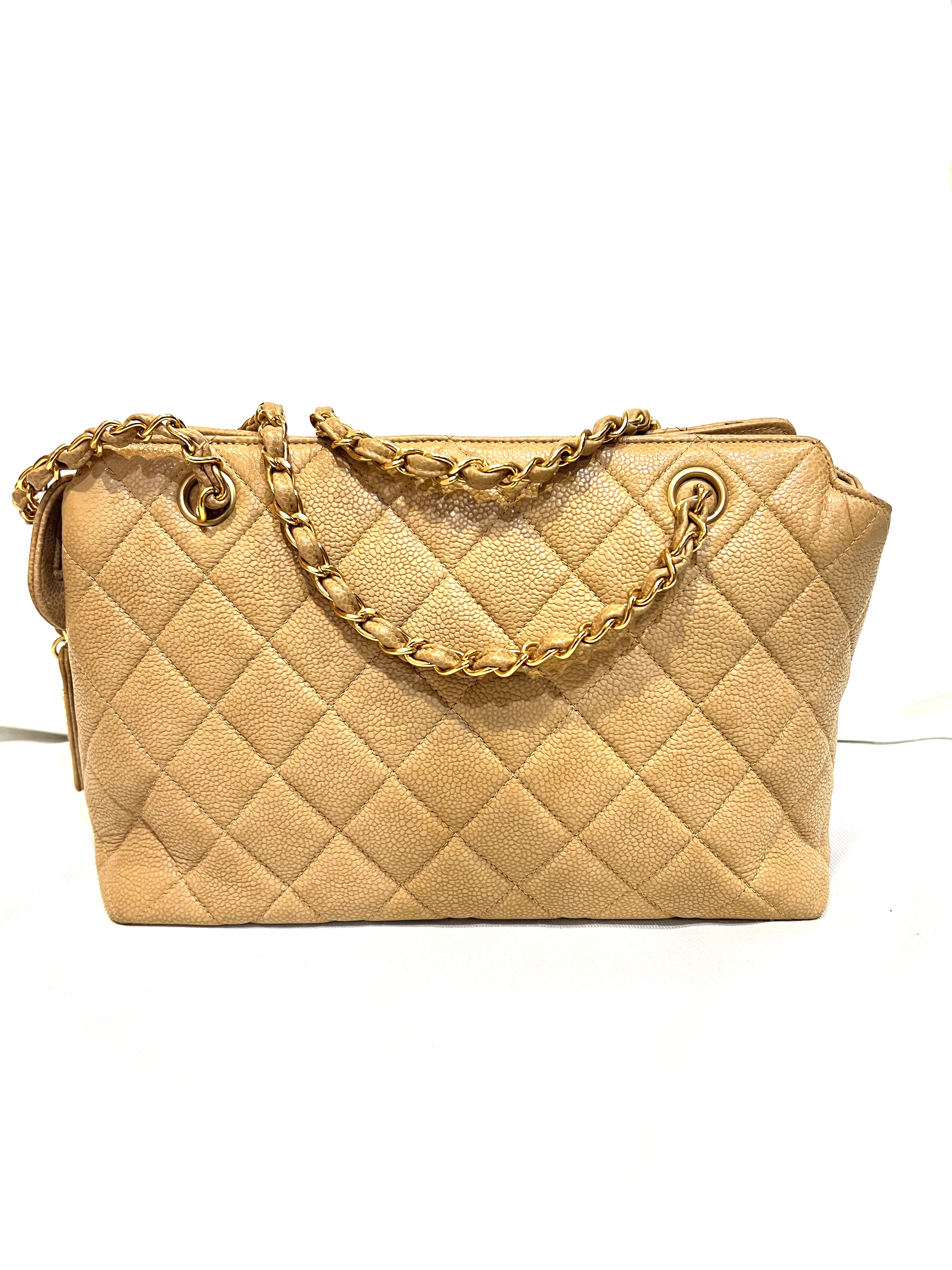 Pre-Owned Chanel Petite Shopping Tote / Product Code: 26041116