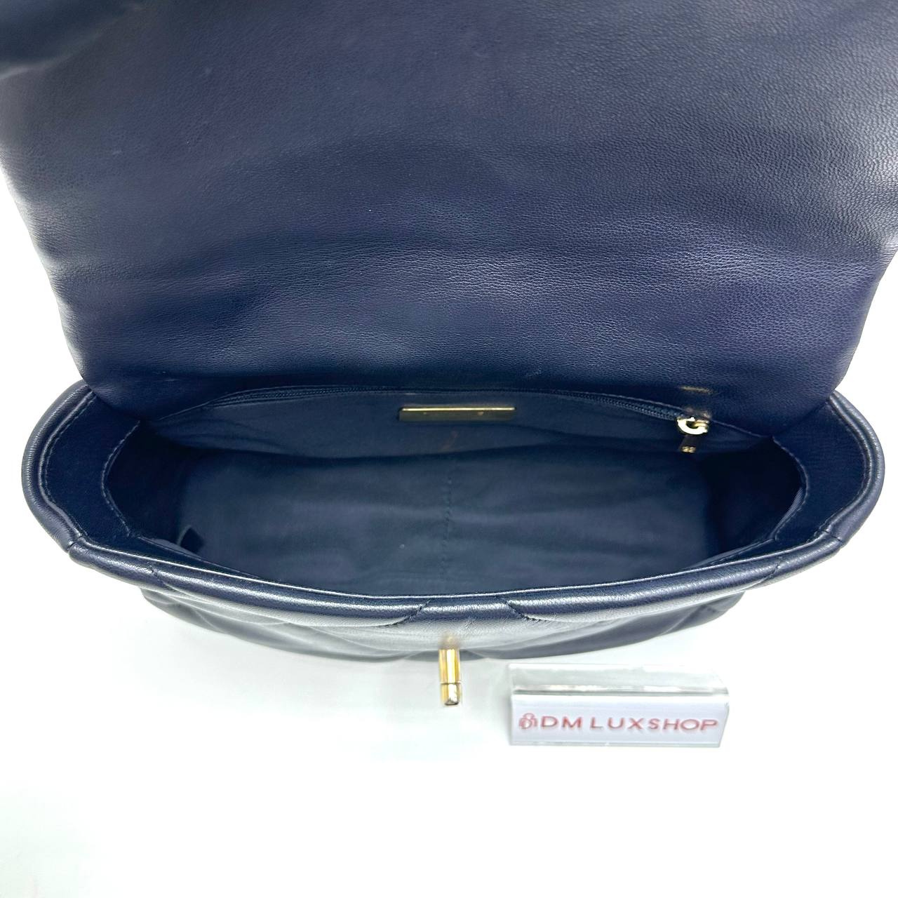 Chanel 19 Navy GHW (Serial 30, Y: 2020)