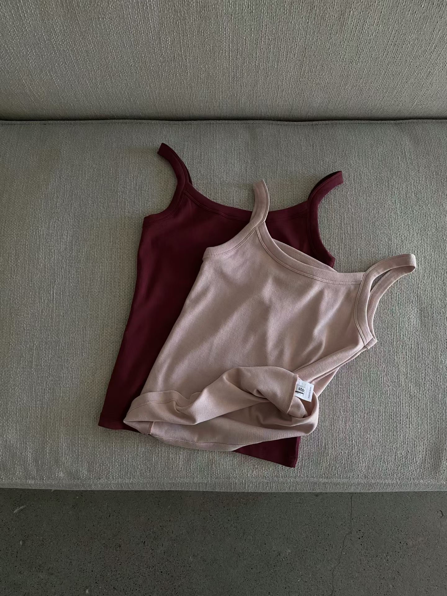 Spaghetti strap tank top #top112