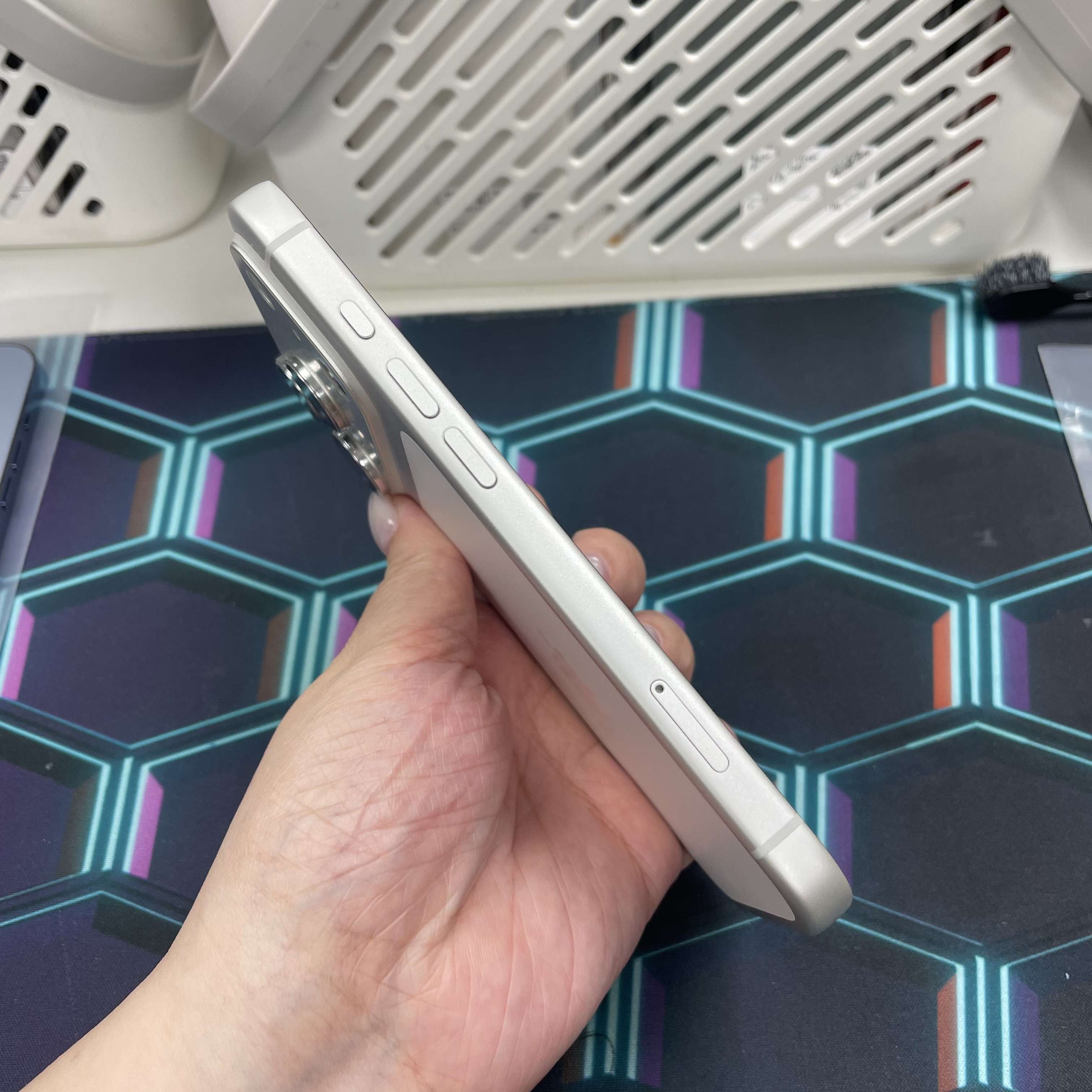 *6536 17 pro 勁靚機 256GB 電99 銀色 sliver