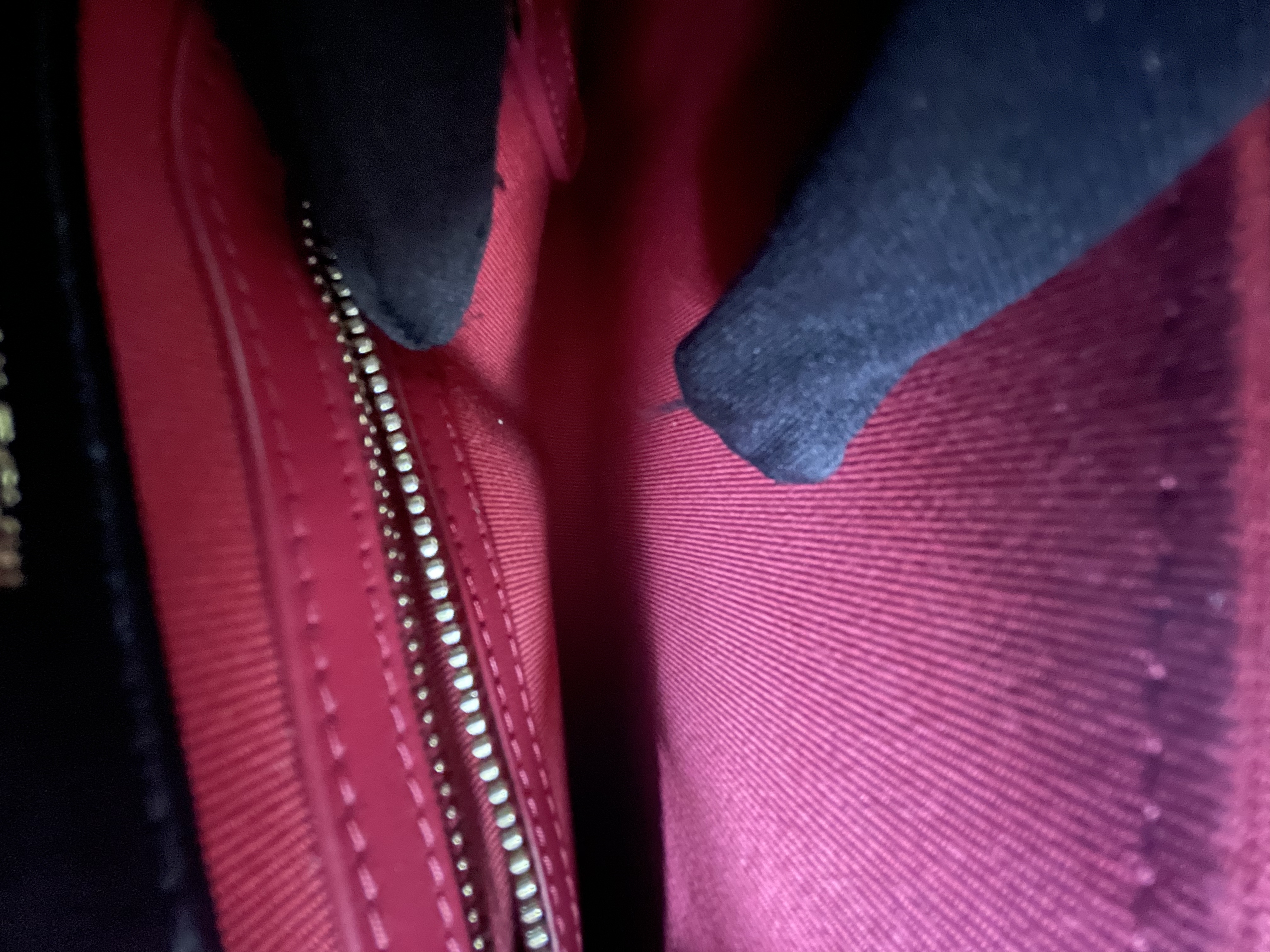 Pre-Owned Chanel Black CC 19 Quilted Chain Wristlet Clutch / Product Code: 26041204