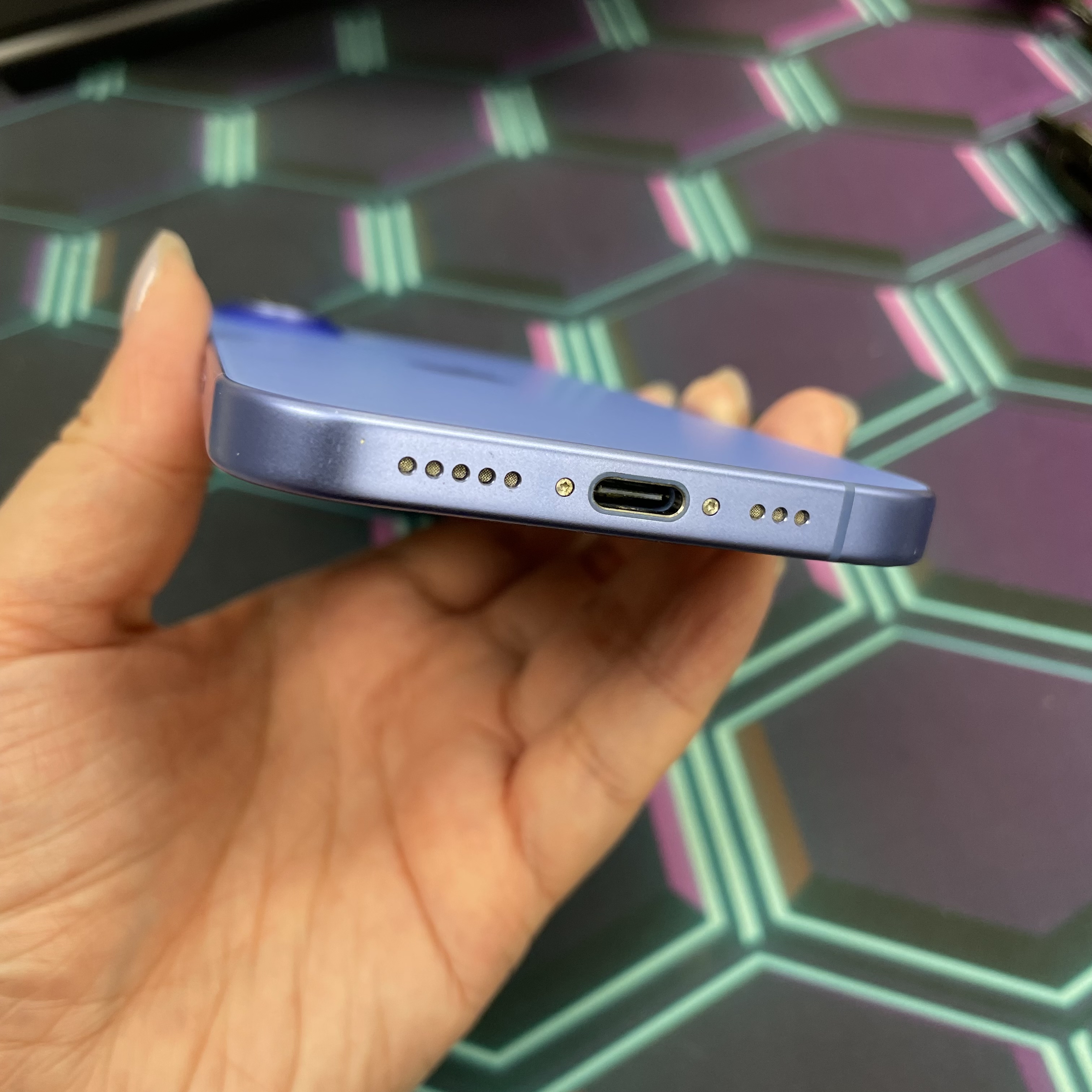 *6988 16 勁靚機 128GB 電86 藍色 blue