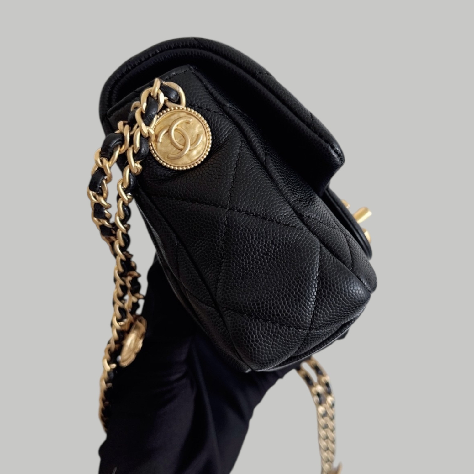 Chanel Caviar 22A 金幣鏈