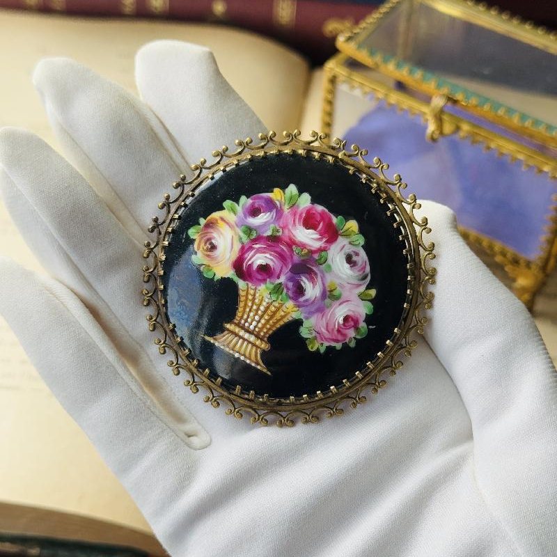 Antique Early 20th Century Czechoslovakian Hand-Painted Vase Bouquet Porcelain Brooch (NZ054)