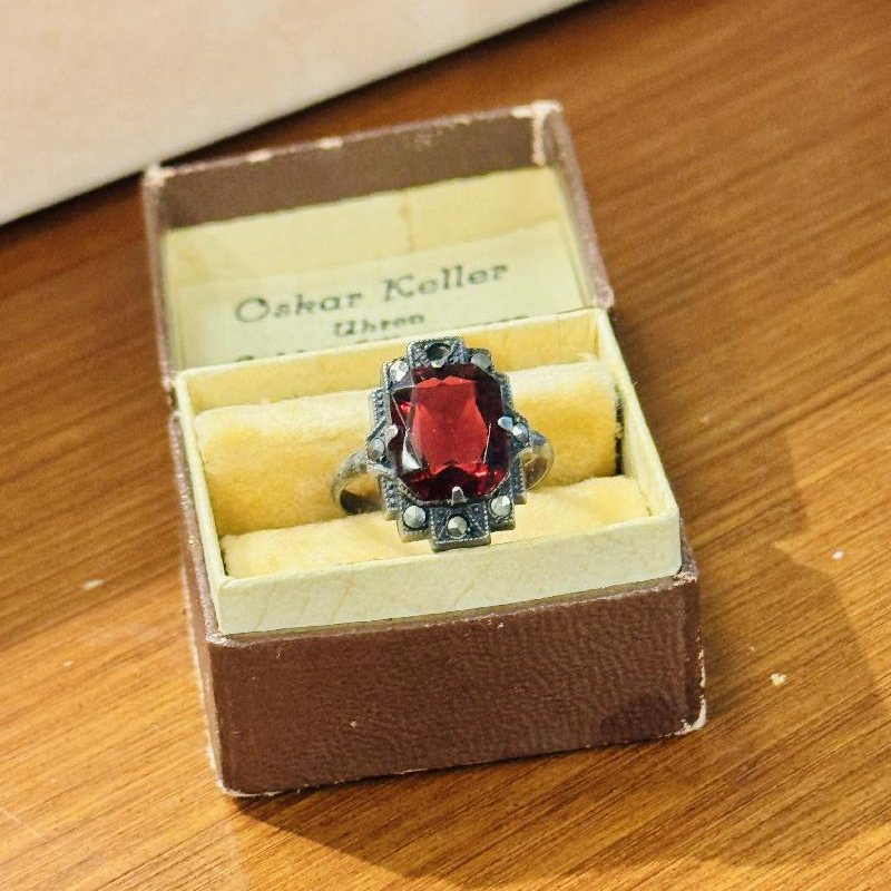 Vintage Mid-century Red Faceted Glass Ring - HK Ring Size 7 (MT2563)