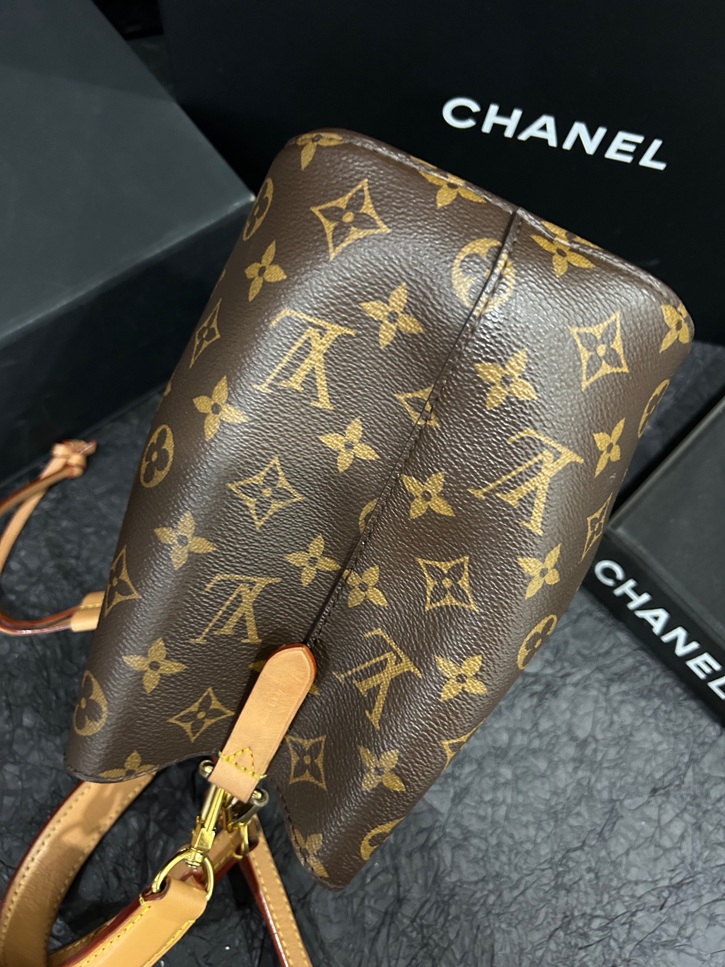 【預訂貨品】LV 老花neonoe bb金扣水桶包💳 芯片款