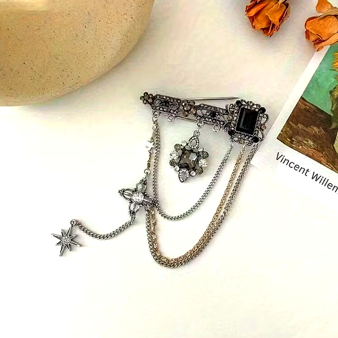 Layered Chain Tassle Brooch
