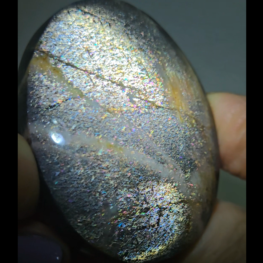 Rainbow lattice black sunstone palm stone - SM575