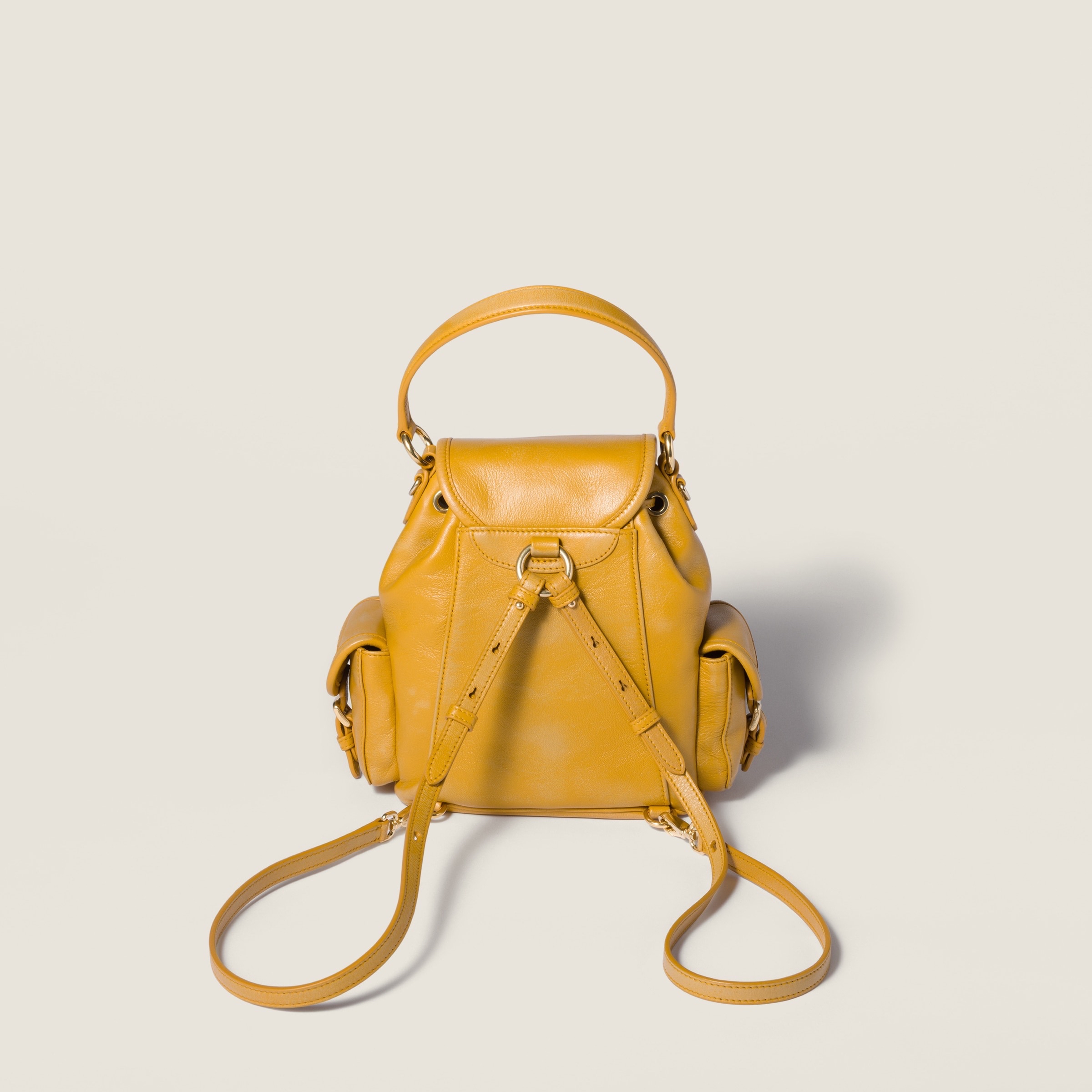 Miu Miu 女士 徽標皮革背包均碼碼18cm*11.5cm*22cm