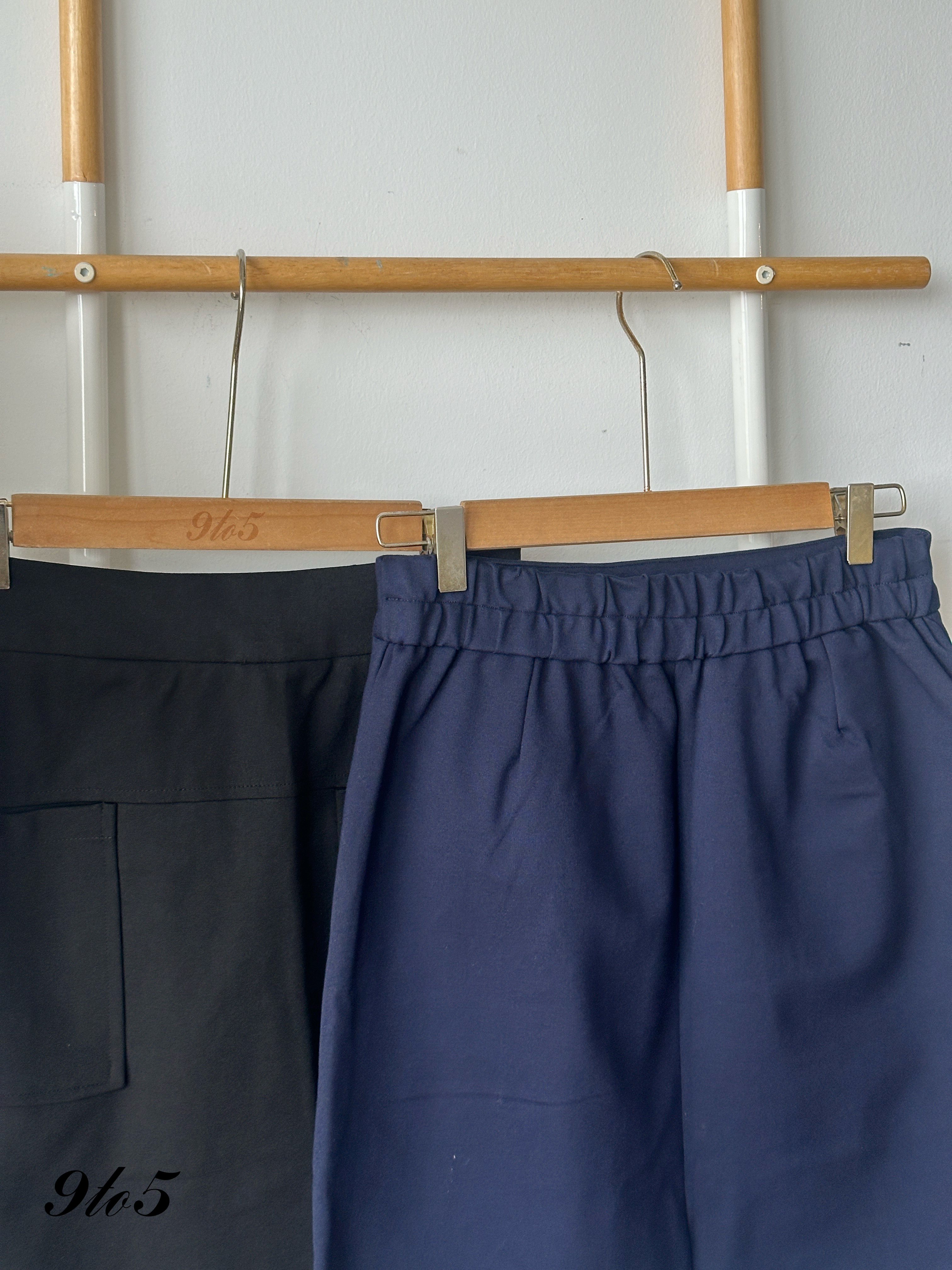 S1889 A Line Mid Skirt - Black & Blue