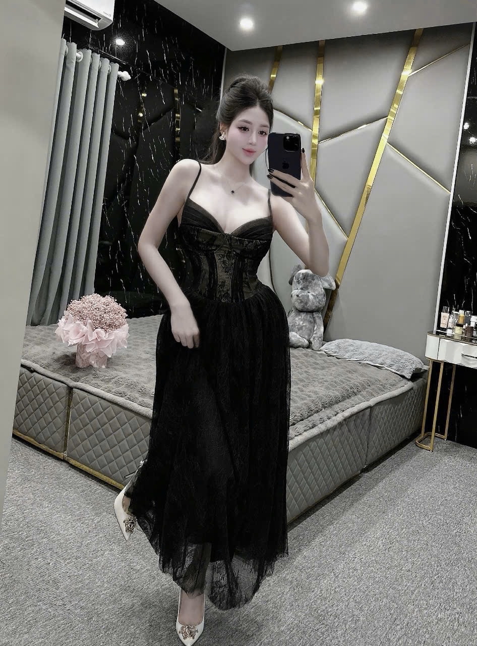 黑色蕾絲束身連身裙