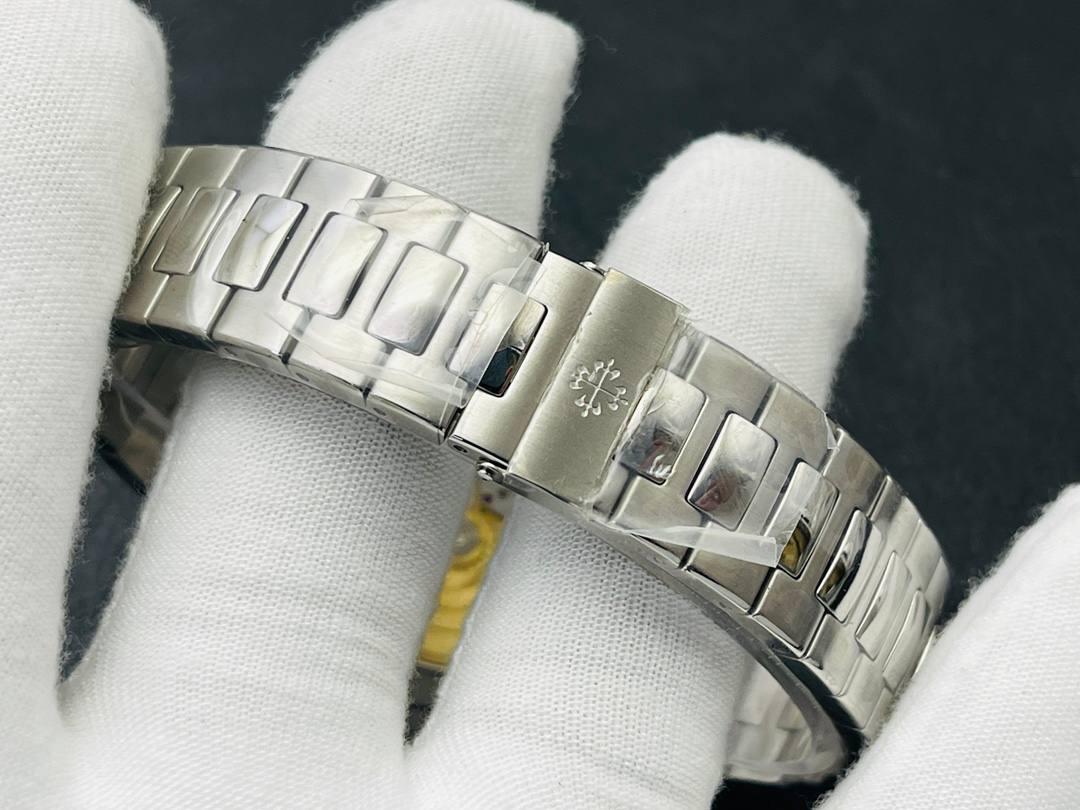 2023最佳时计---百达.翡丽复杂功能计时系列腕表！😍🤩 【表壳】40MM表径，圆形表壳闪亮的金属光泽流动在表盘流畅的线条上，展现出了腕表出色的设计风格与打磨工艺。 【表盘】华美的炭灰色太阳纹表盘，复杂功能井井有条的安排令其看上去十分的对称，丝毫不会有突兀之感，通过优美的太妃指针的点缀，无论是指针还是时标的细节修饰，看上去都非常的完美，6点位日历窗的显示清晰明了，让年历功能的读取变得更加方便。 【机芯】PP还原出百达翡丽的Cal.324型自动上链机芯，提供了时、分、秒、月相显示、日历、星期、月份以及24小时显示的功能！