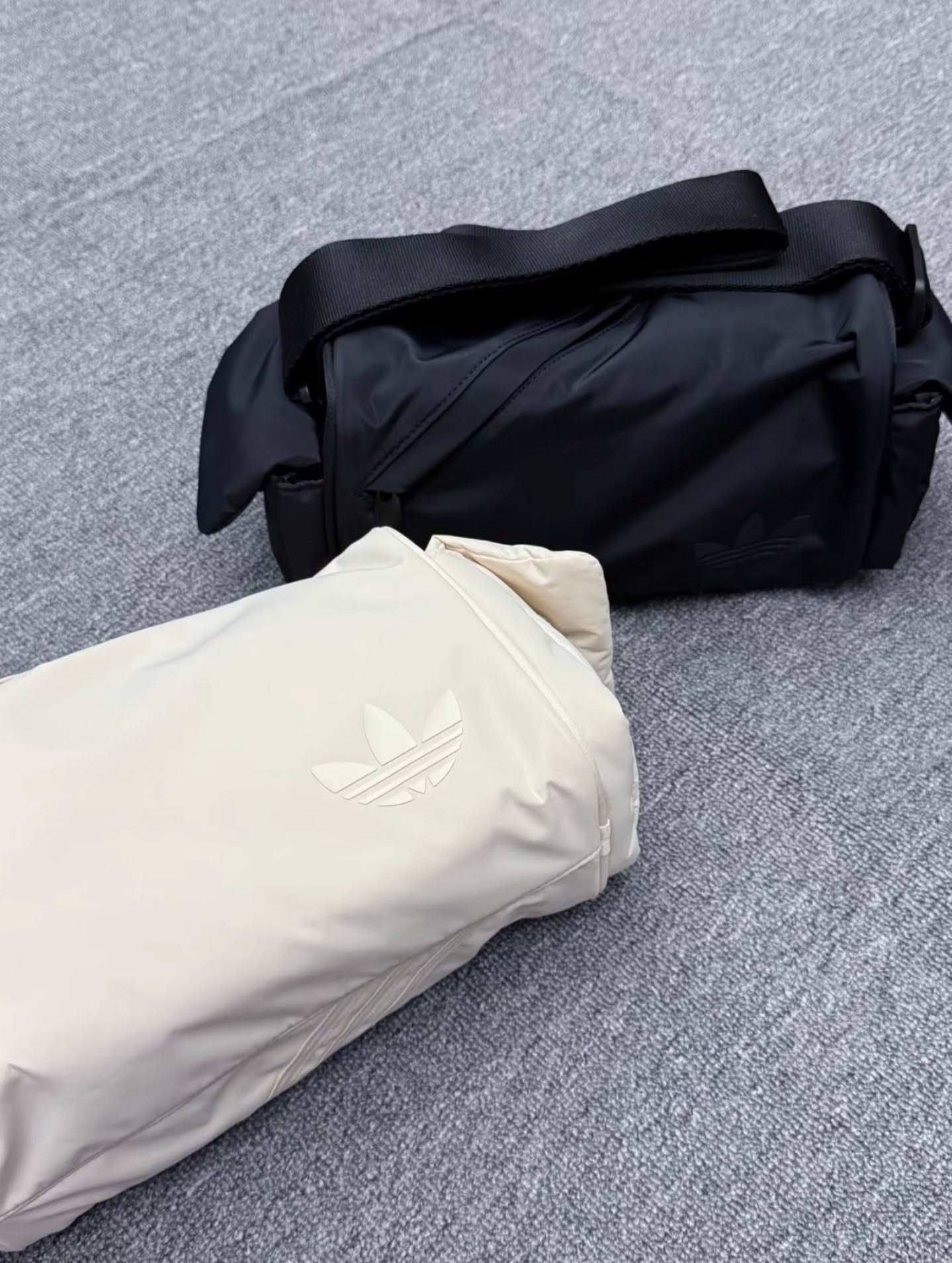 🖤三叶草 新品尼龙枕头包 🇭🇰