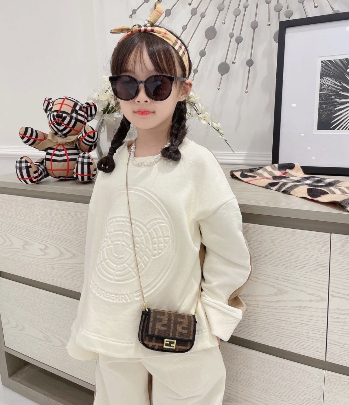 Burberry 熊仔圓形圖案壓印米啡雙色衞衣（童裝12碼）