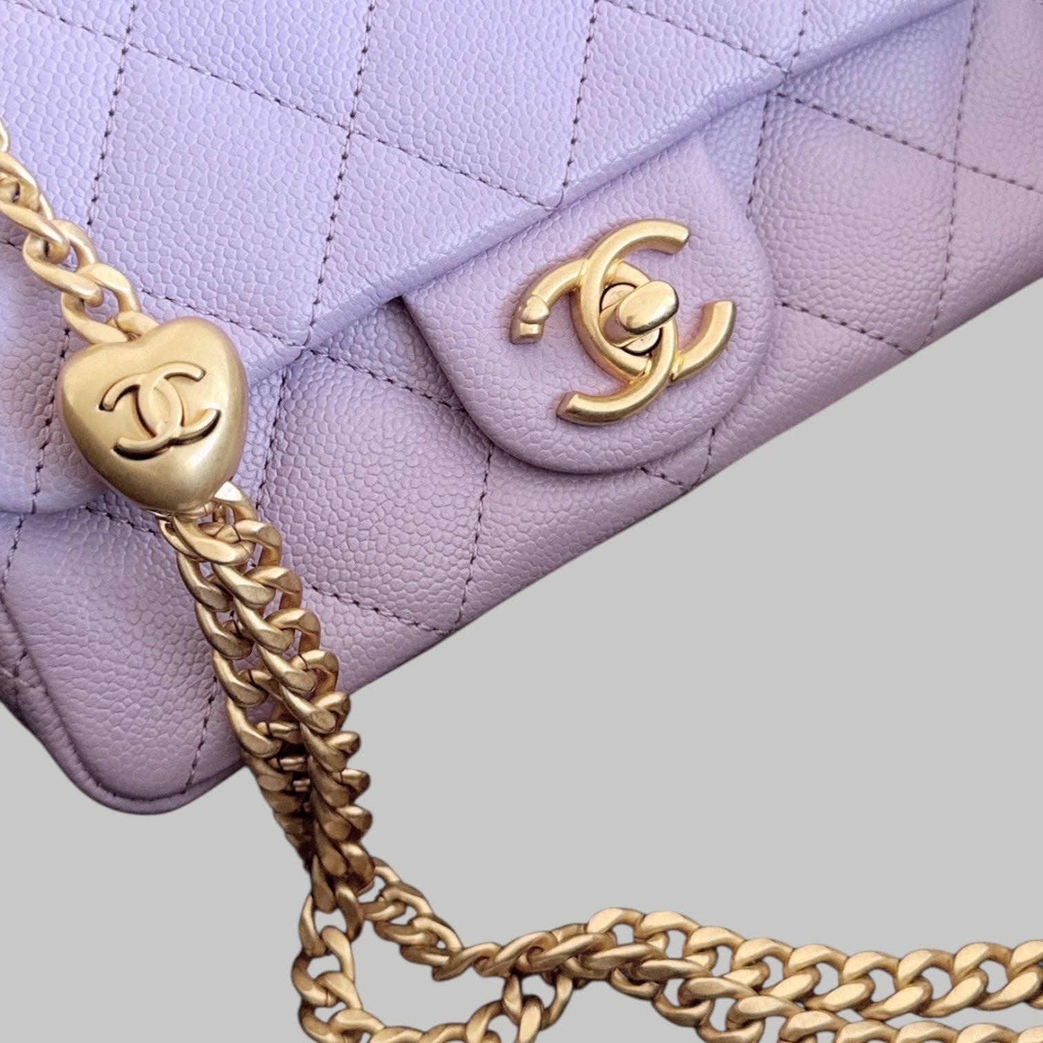 Chanel Caviar 紫色荔枝皮心形調節扣