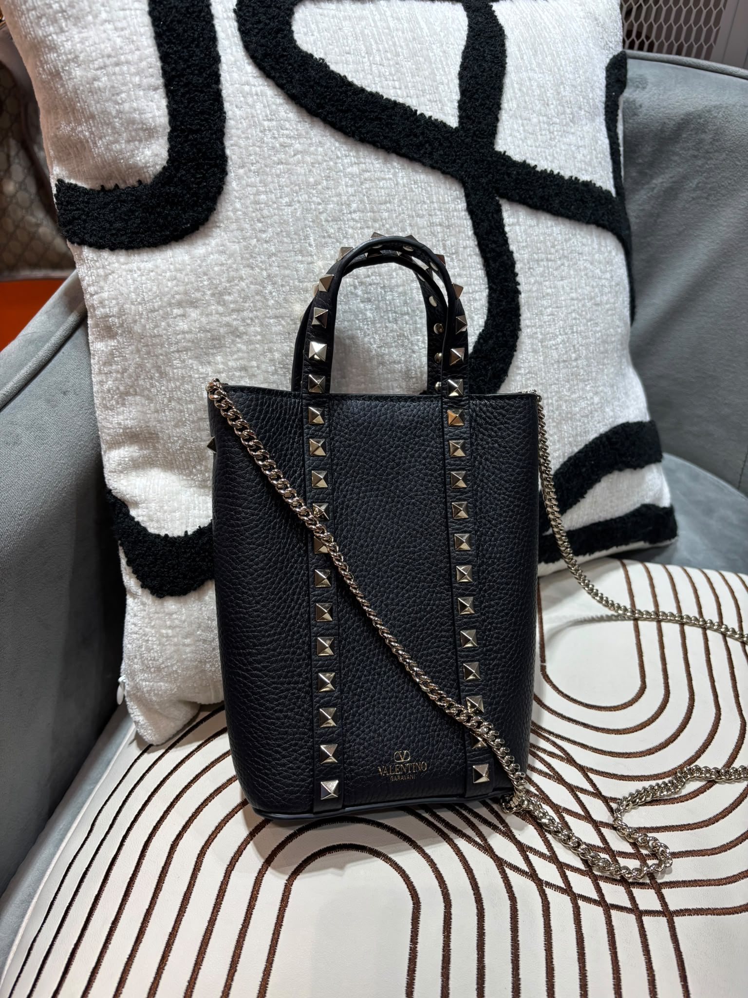 Valentino Mini Bucket 2Way Bag 黑色 100%Authentic, 99%New