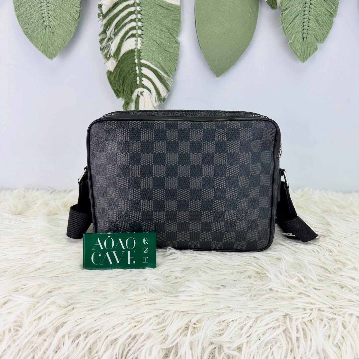 LV 🤍PRE OWNED Graphite Trocadero 黑色棋盤格郵差包 晶片款🖤