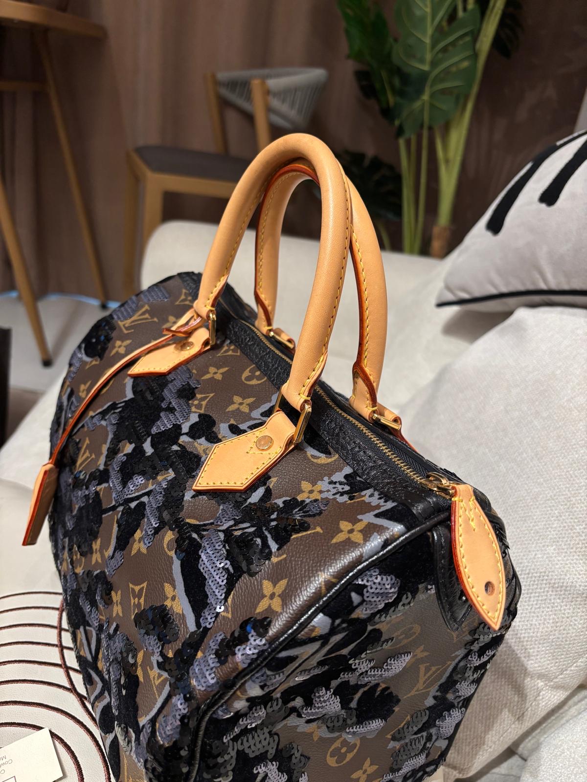 Lv speedy 30 Fleur De Jais Sequin 限量款 100%Authentic,98%new  ✅鎖，鎖匙✅塵袋