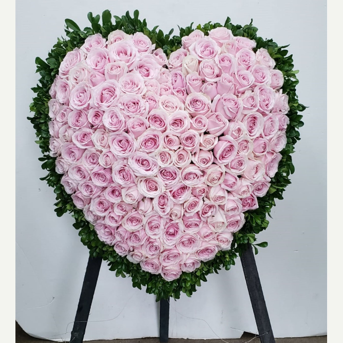 圍邊心型帛事花牌 E4