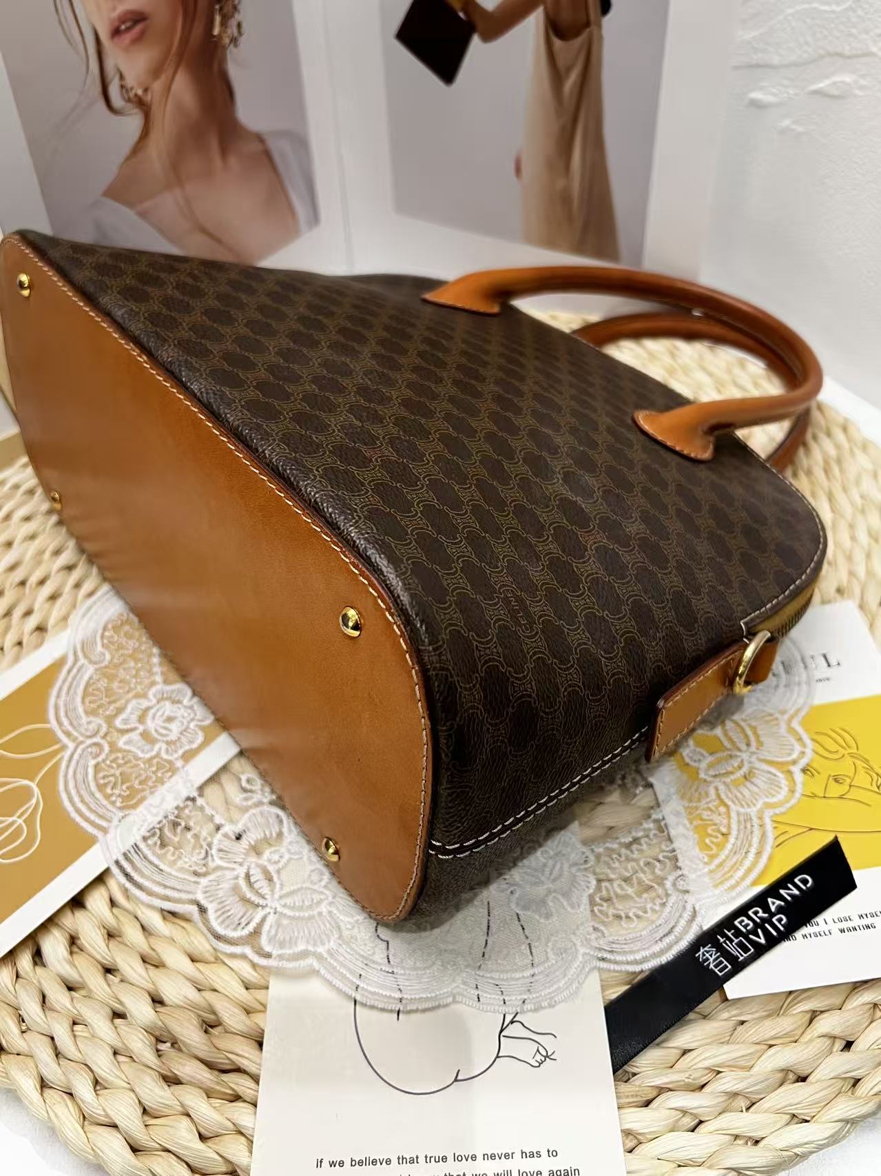 Celine Vintage Macadam Canvas Bolide Bag（揹帶款）