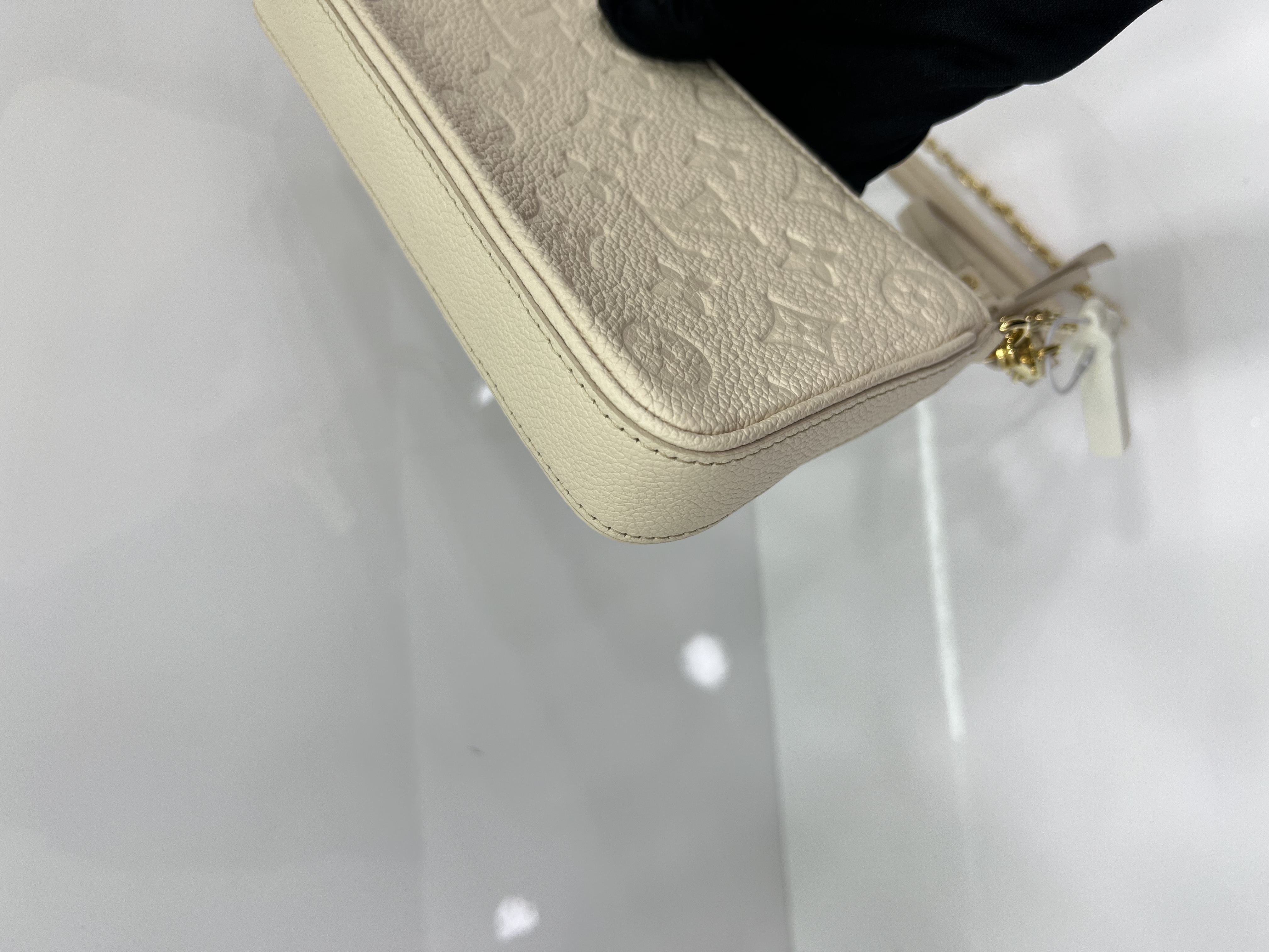 直播貨品 |  [1個-$100 2個-$300］EE32