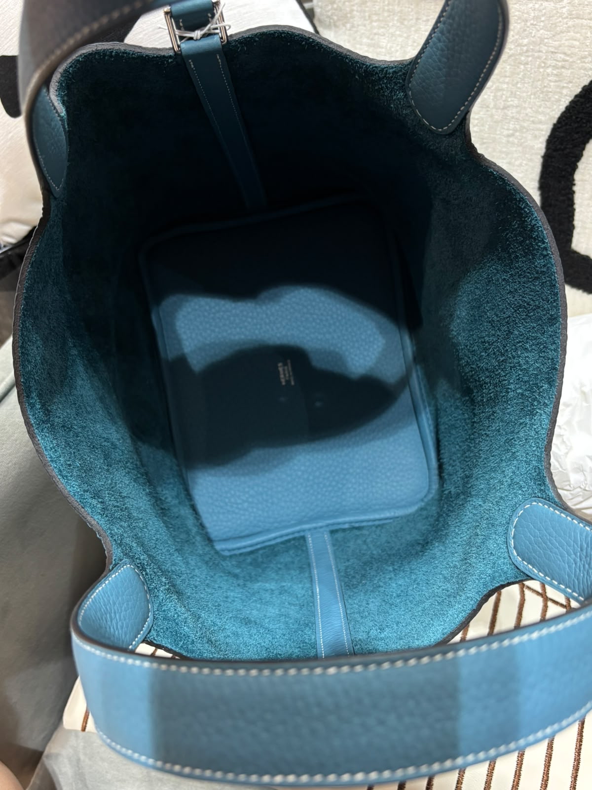 全新 Hermes Picotin 22 Stamp B blue Jean 100%Authentic, Brand New 全新 ✅Key Lock✅Dust bag✅Box