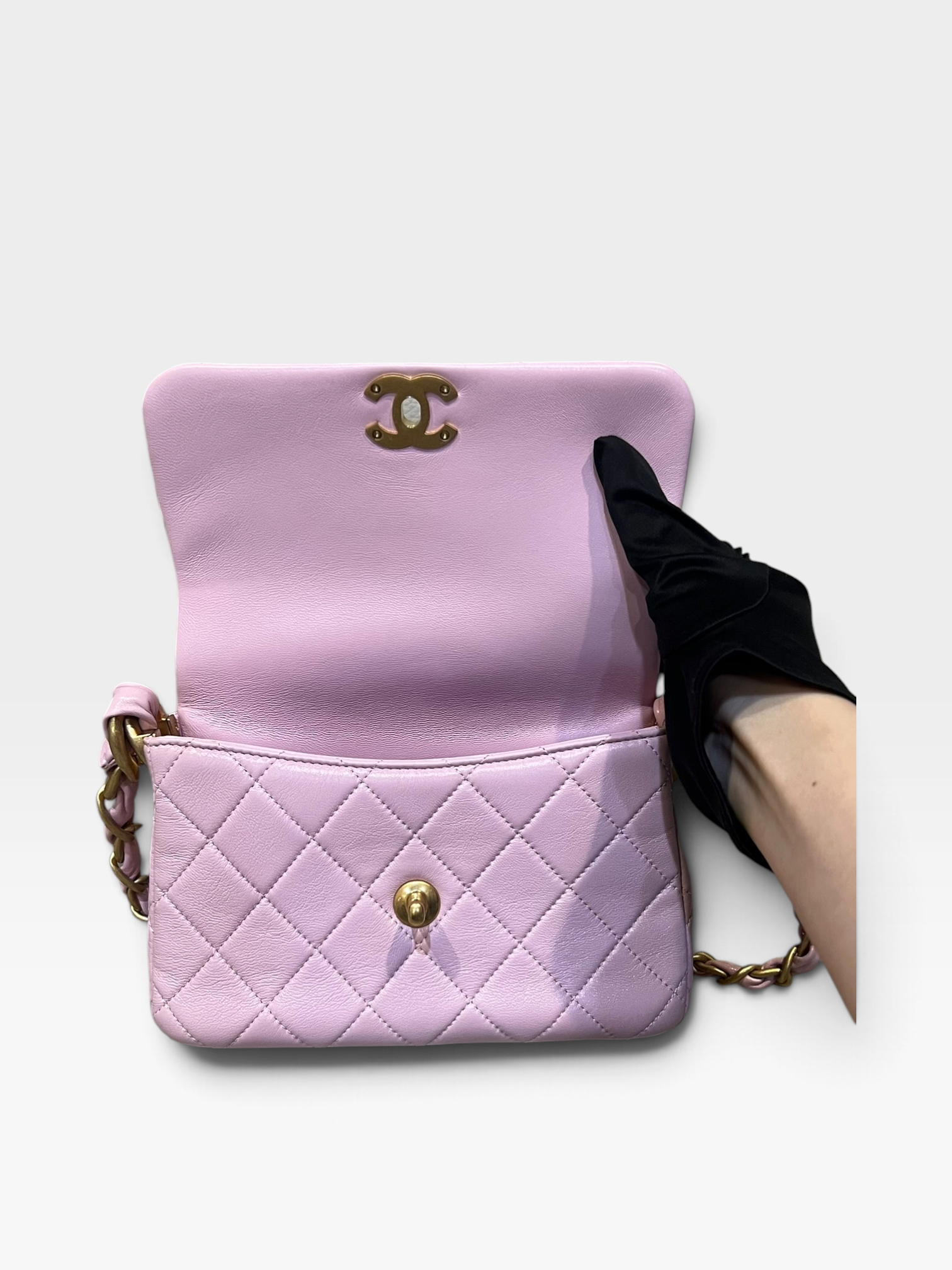 Pre-Owned Chanel Pink Quilted Calfskin/K9903